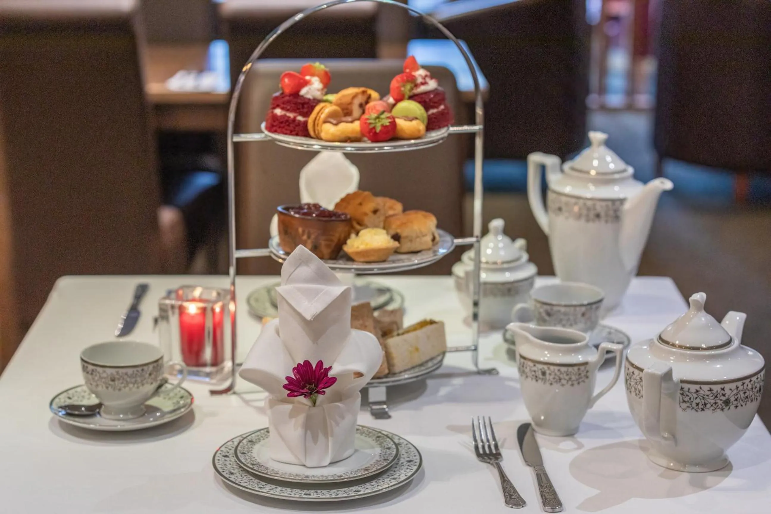 Food and drinks in Meon Valley Hotel, Golf & Country Club