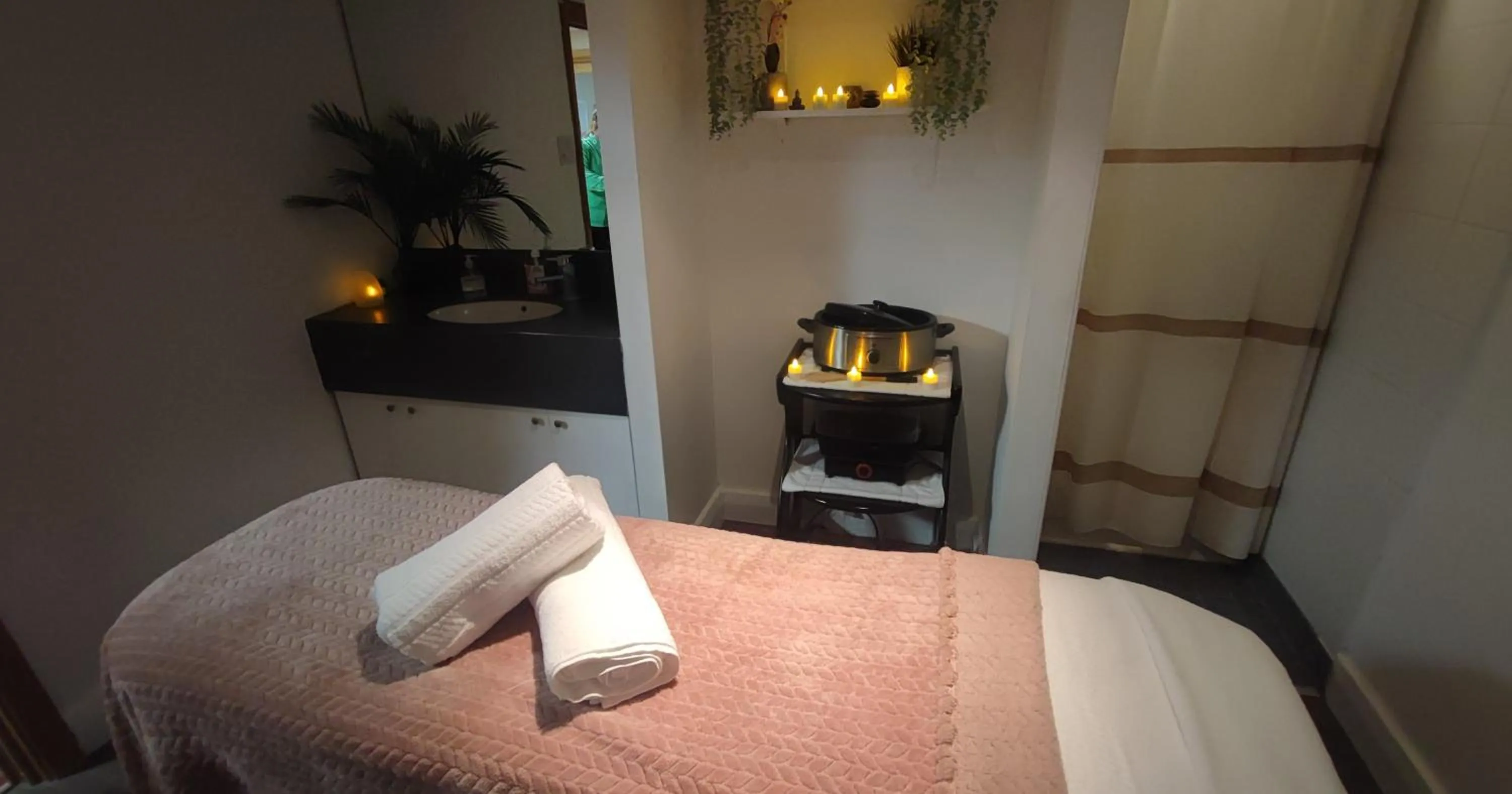 Spa and wellness centre/facilities, Bed in Meon Valley Hotel, Golf & Country Club