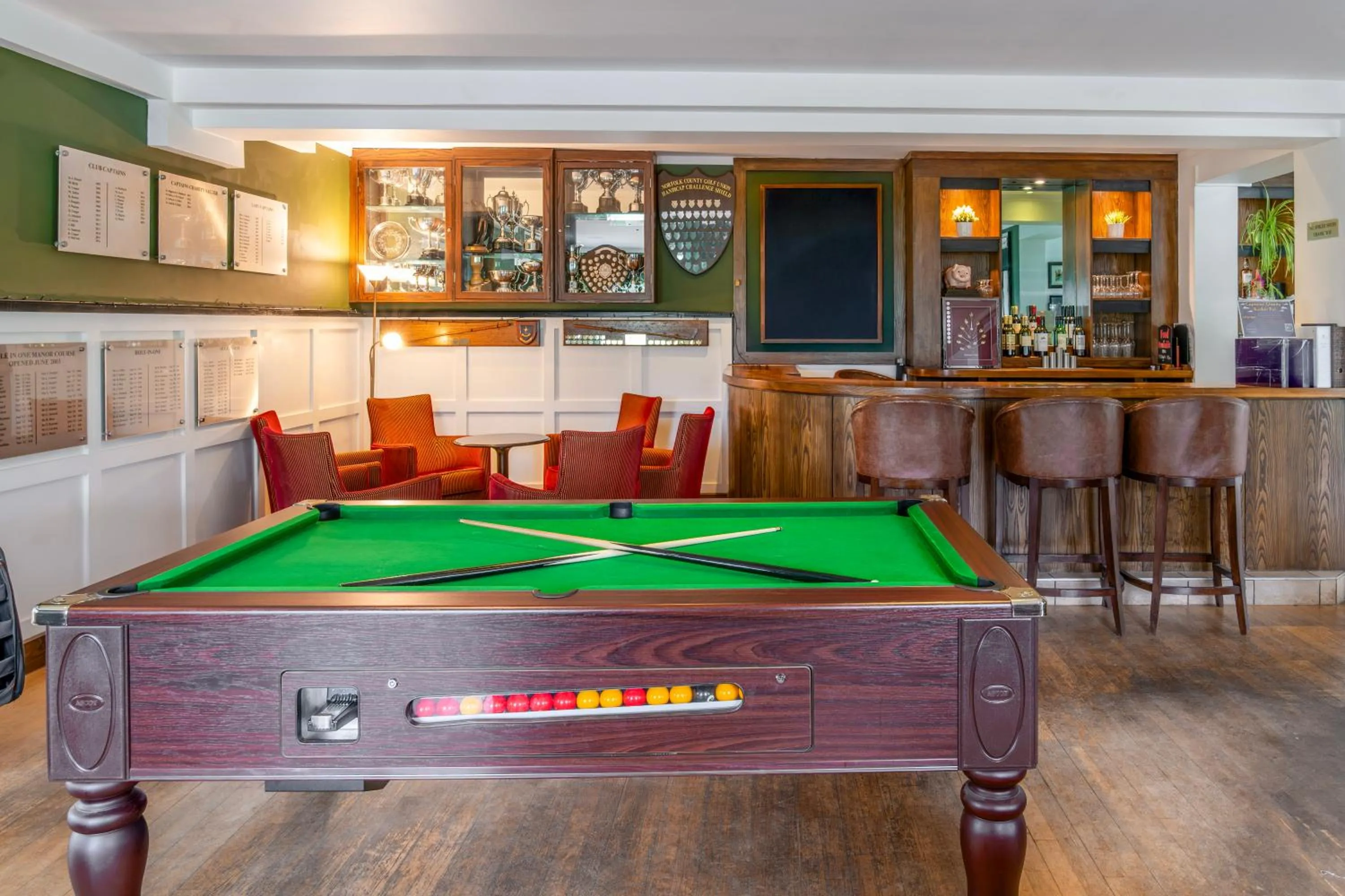 Lounge or bar in Sprowston Manor Hotel, Golf & Country Club
