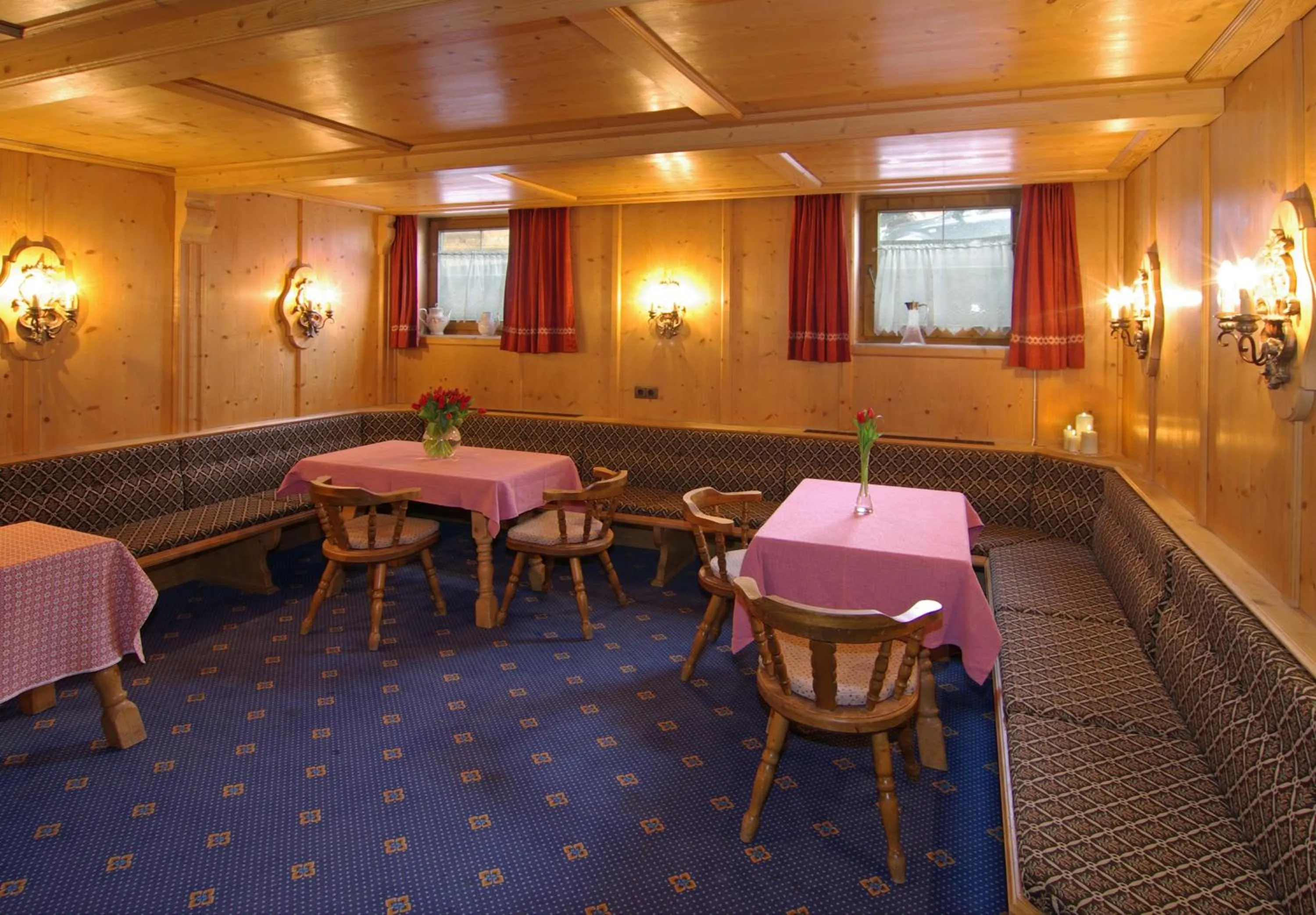 Seating area in Hotel Andreas