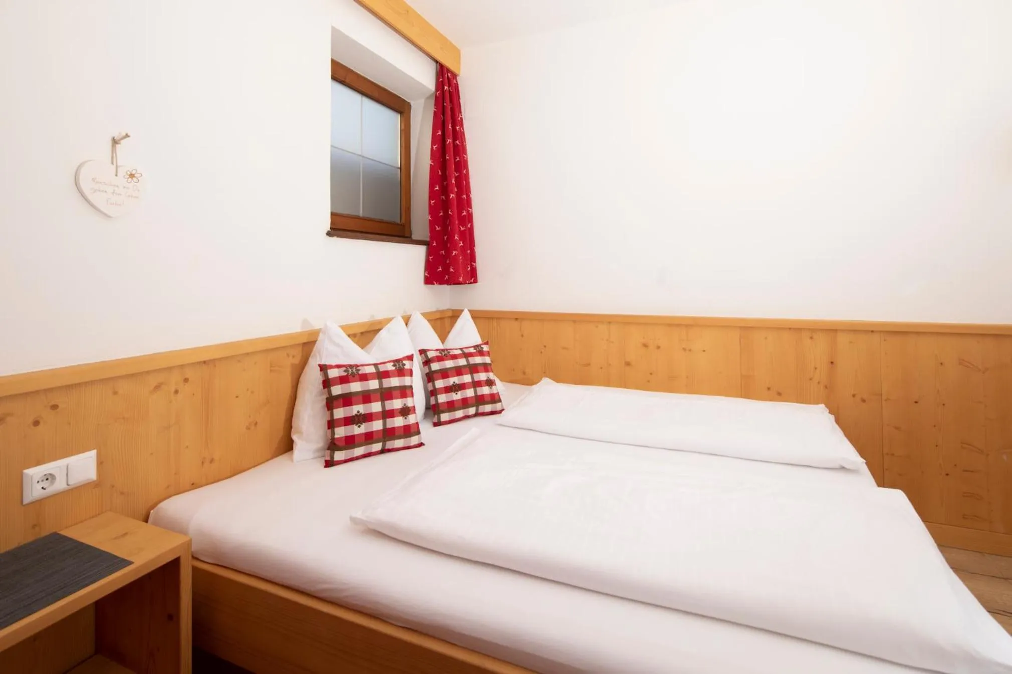 Bedroom, Bed in Hotel Andreas