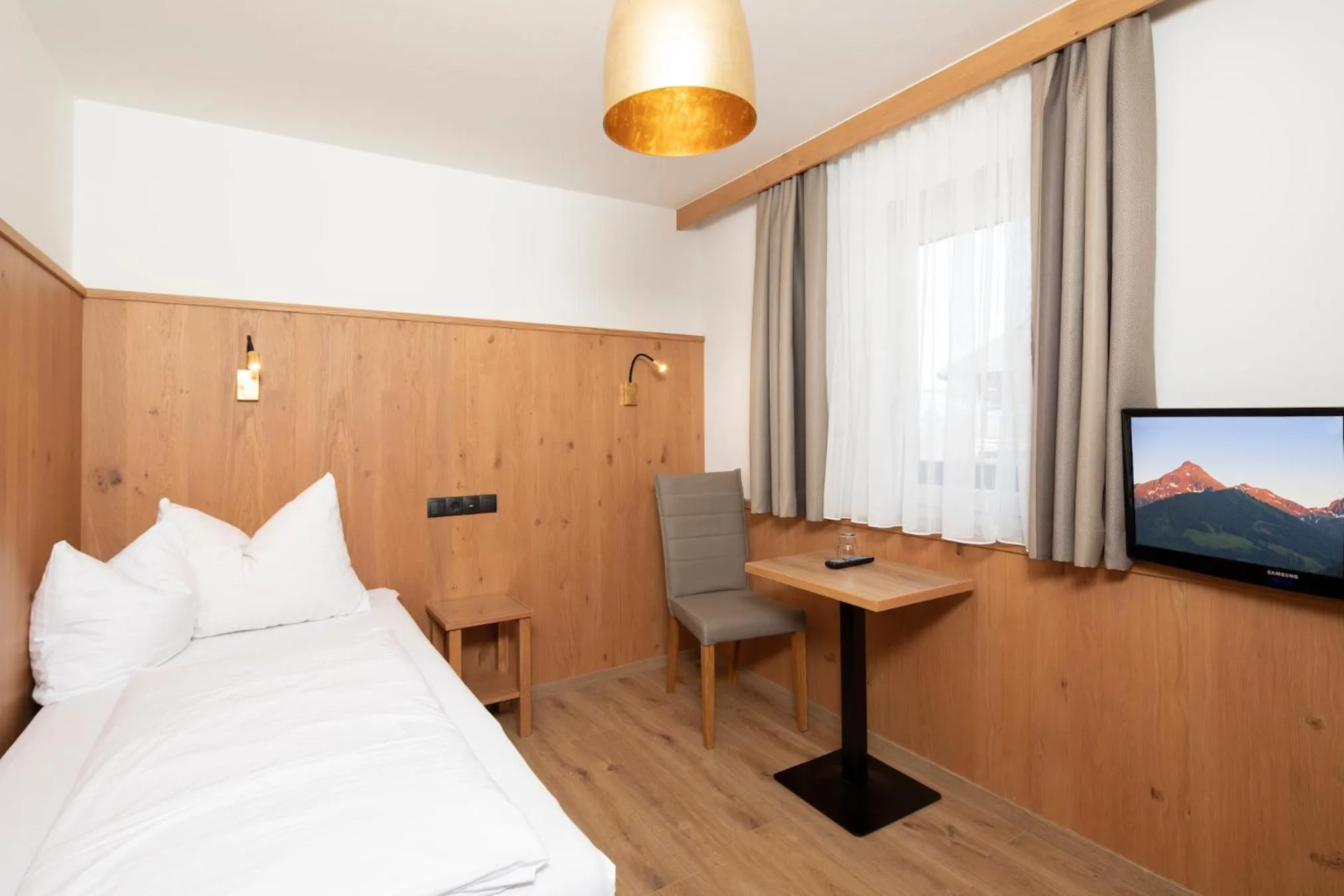 Photo of the whole room, Bed in Hotel Andreas