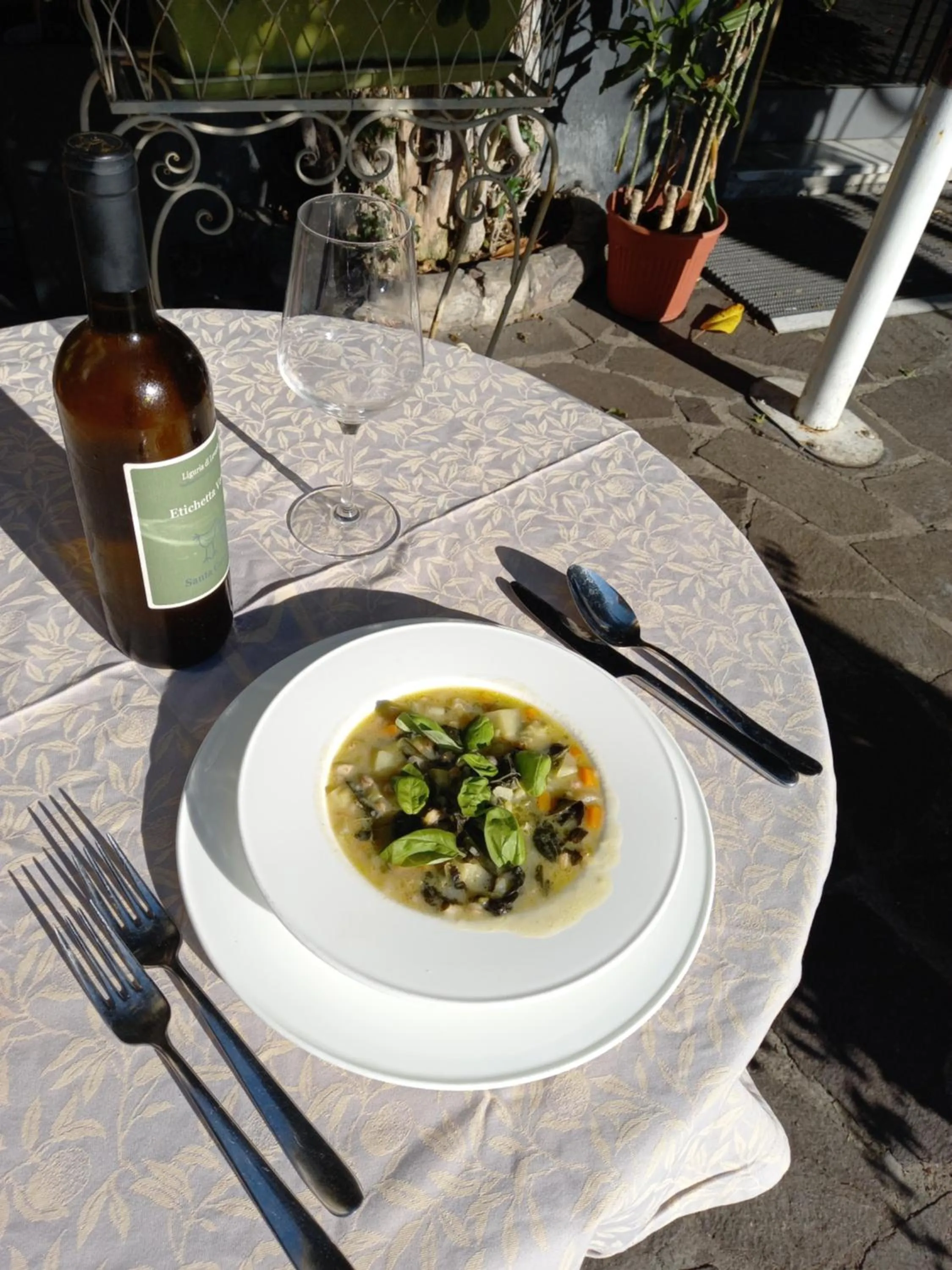 Restaurant/places to eat in Hotel Miramare