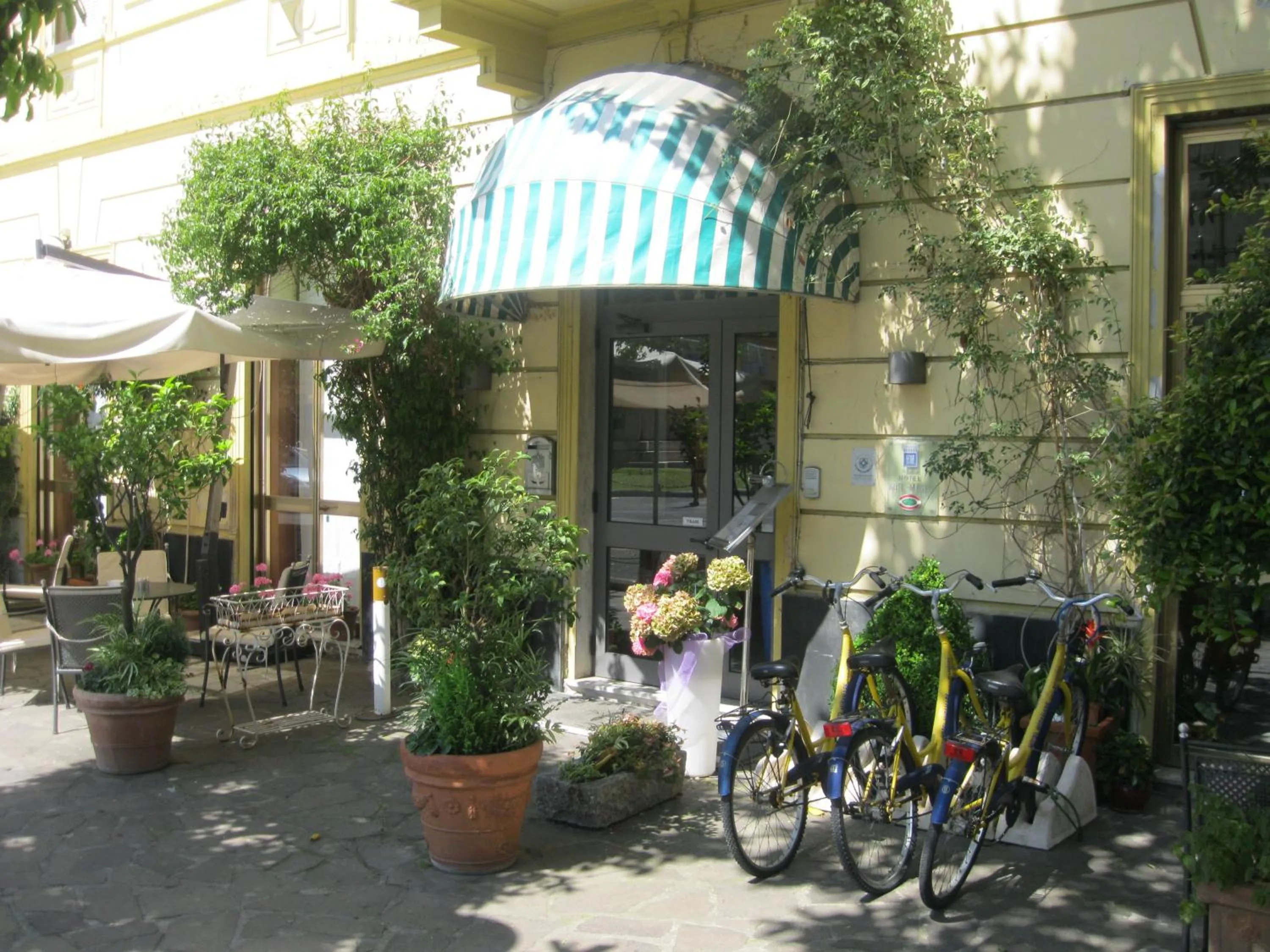 Facade/entrance in Hotel Miramare