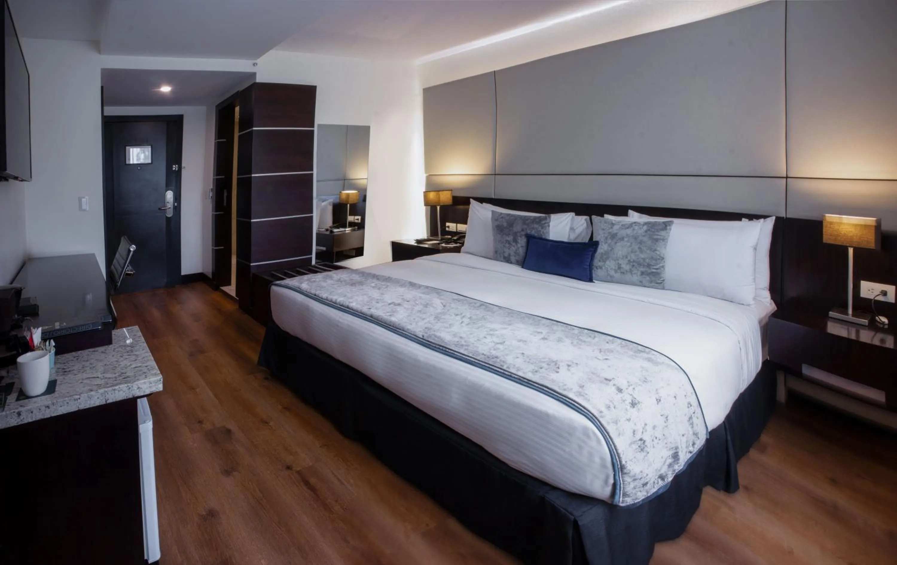 Photo of the whole room, Bed in Oro Verde Cuenca