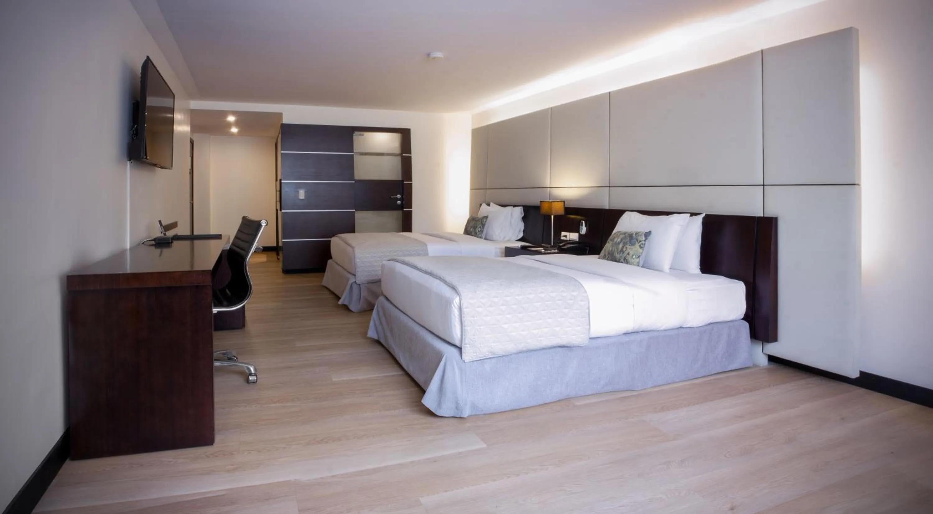 Photo of the whole room, Bed in Oro Verde Cuenca