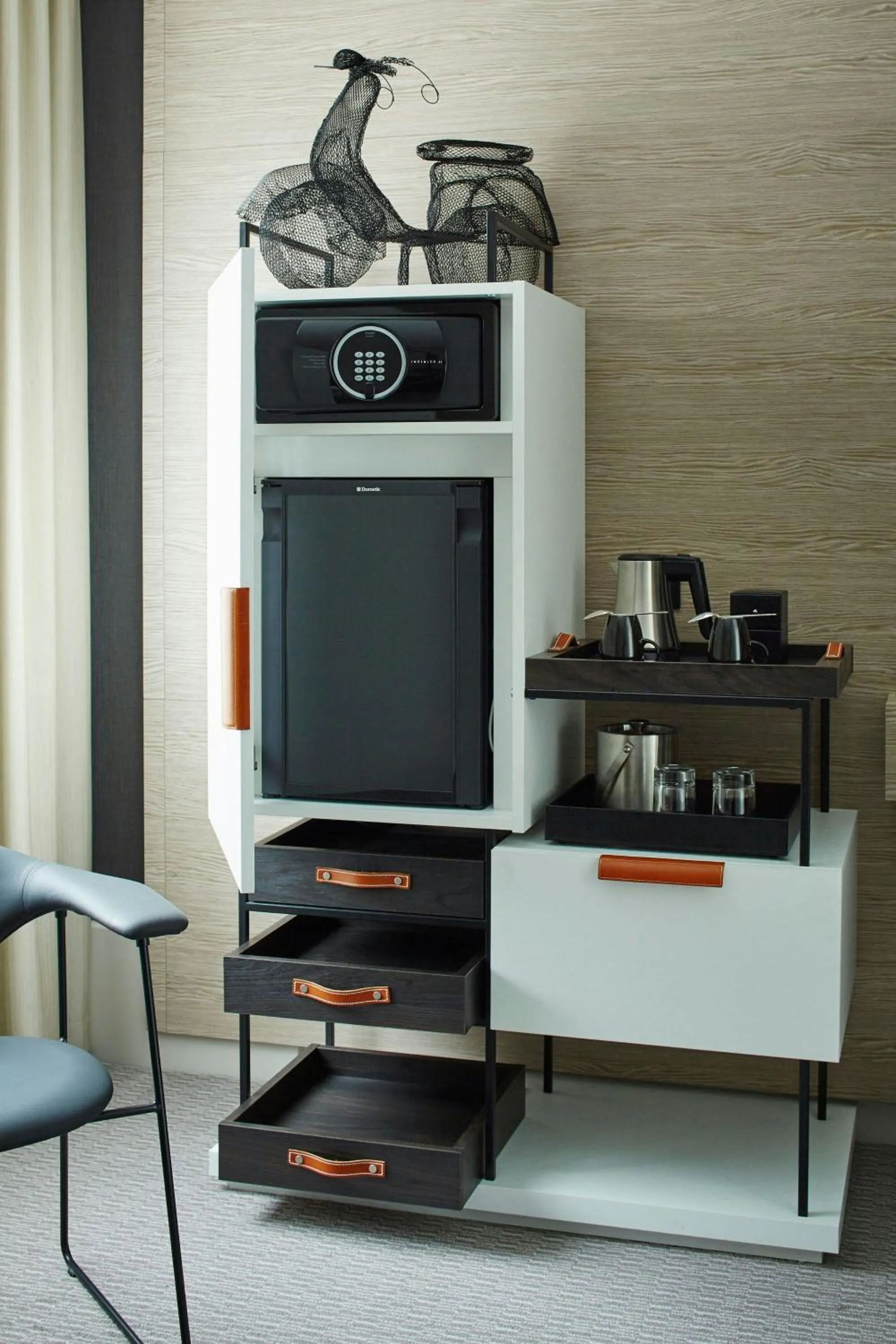 Photo of the whole room in London Marriott Maida Vale