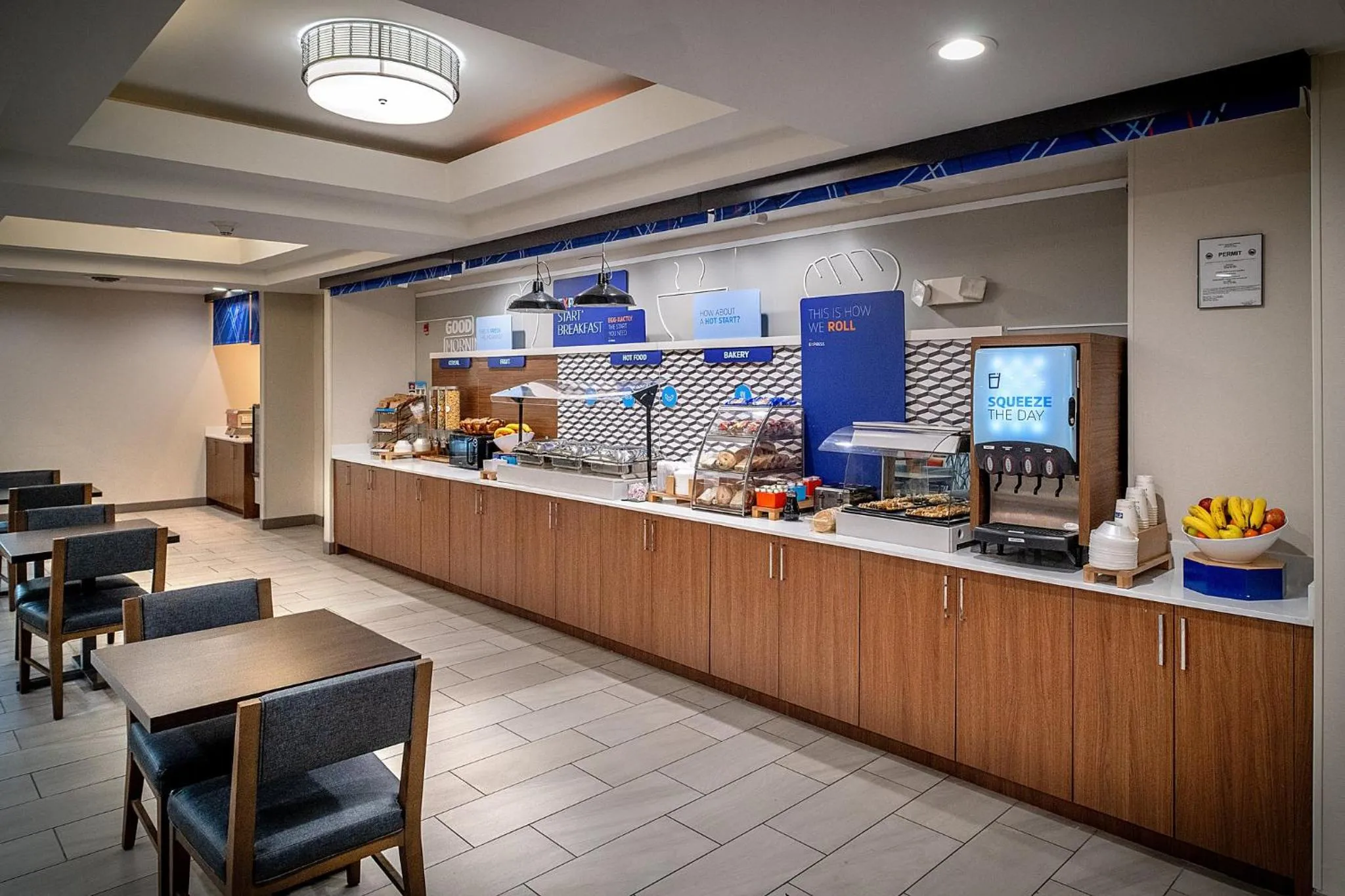 Breakfast in Holiday Inn Express & Suites Fairmont by IHG
