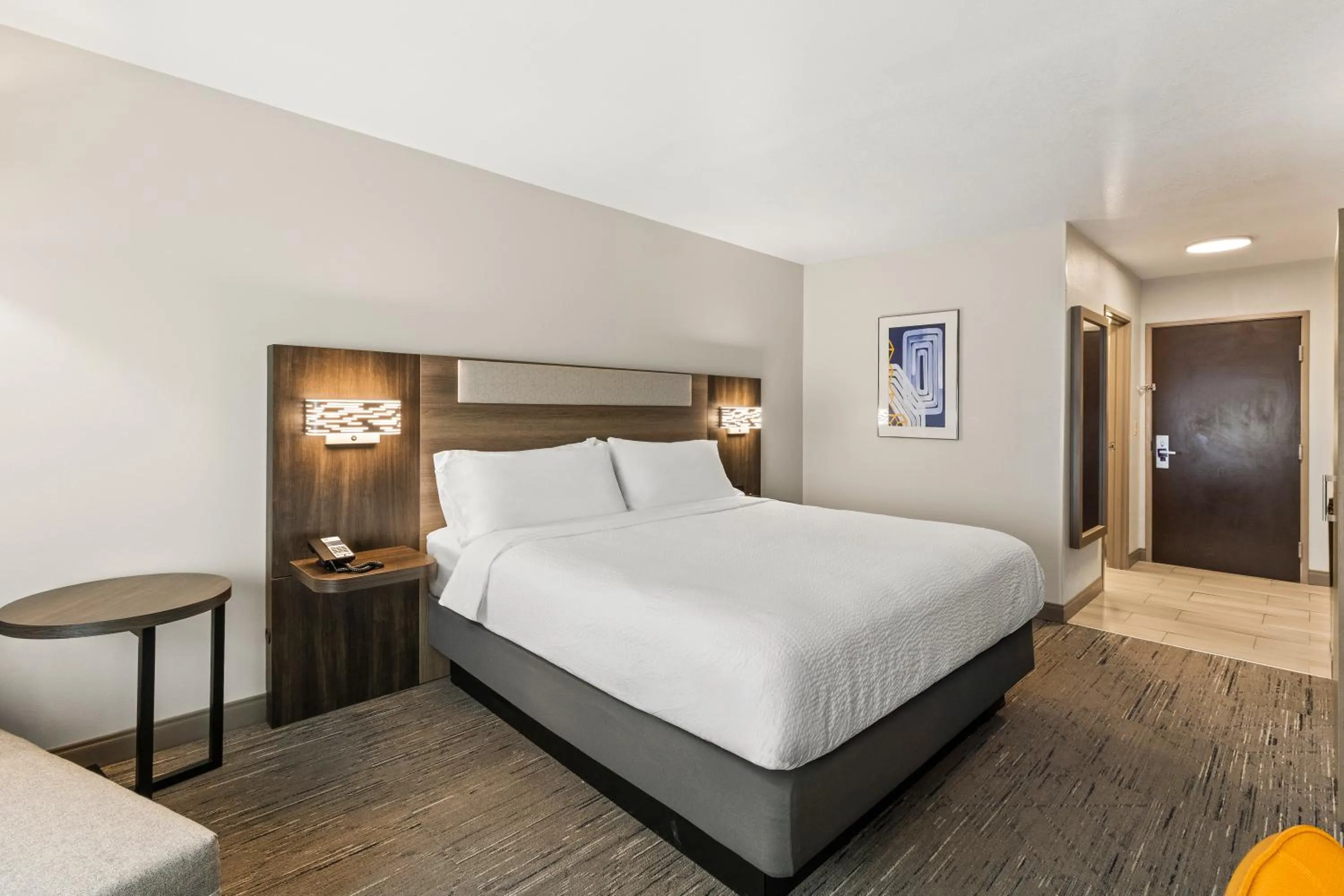 Bedroom, Bed in Holiday Inn Express & Suites Fairmont by IHG