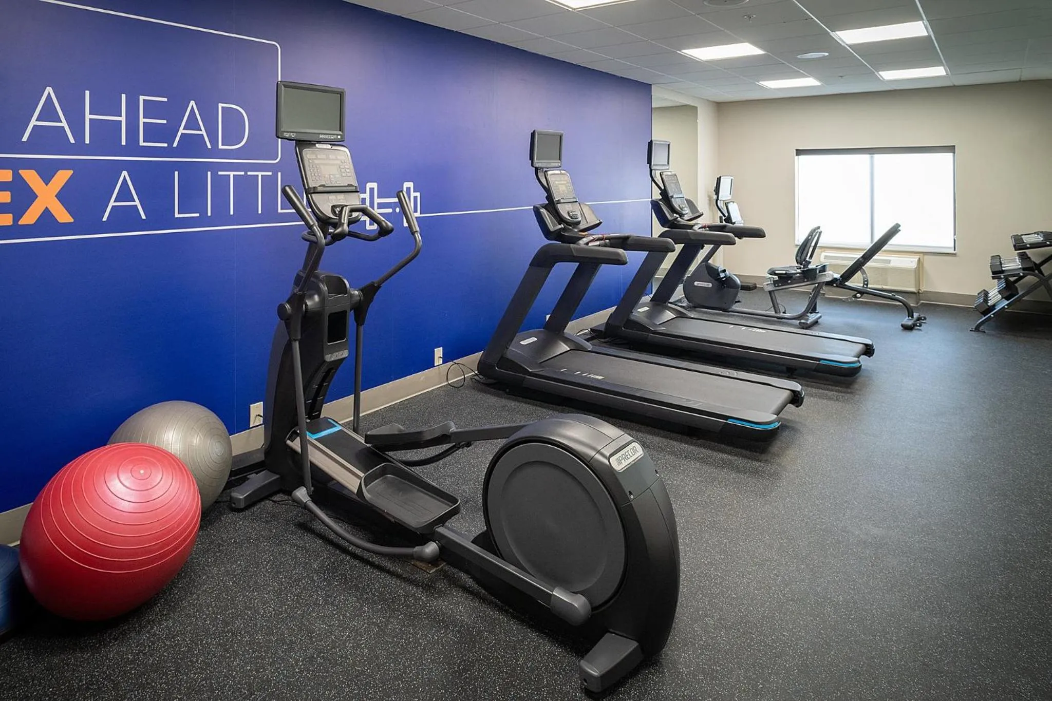 Fitness centre/facilities in Holiday Inn Express & Suites Fairmont by IHG