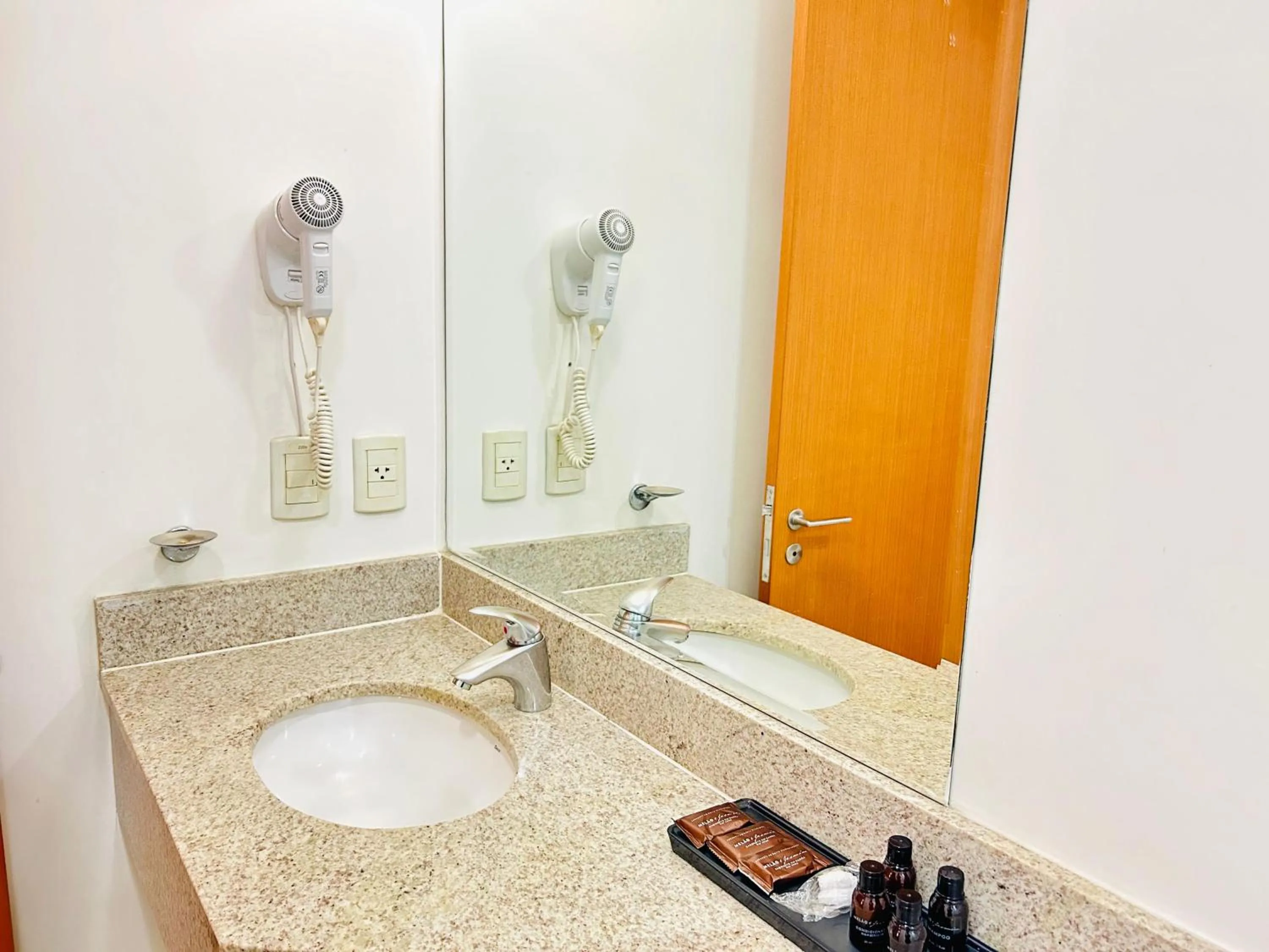 Bathroom in Naoum Hotel