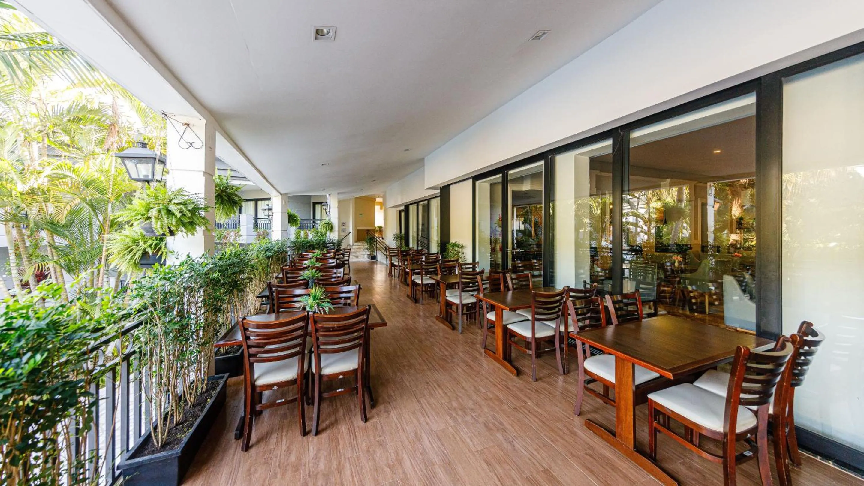 Restaurant/places to eat in Vale Suíço Resort