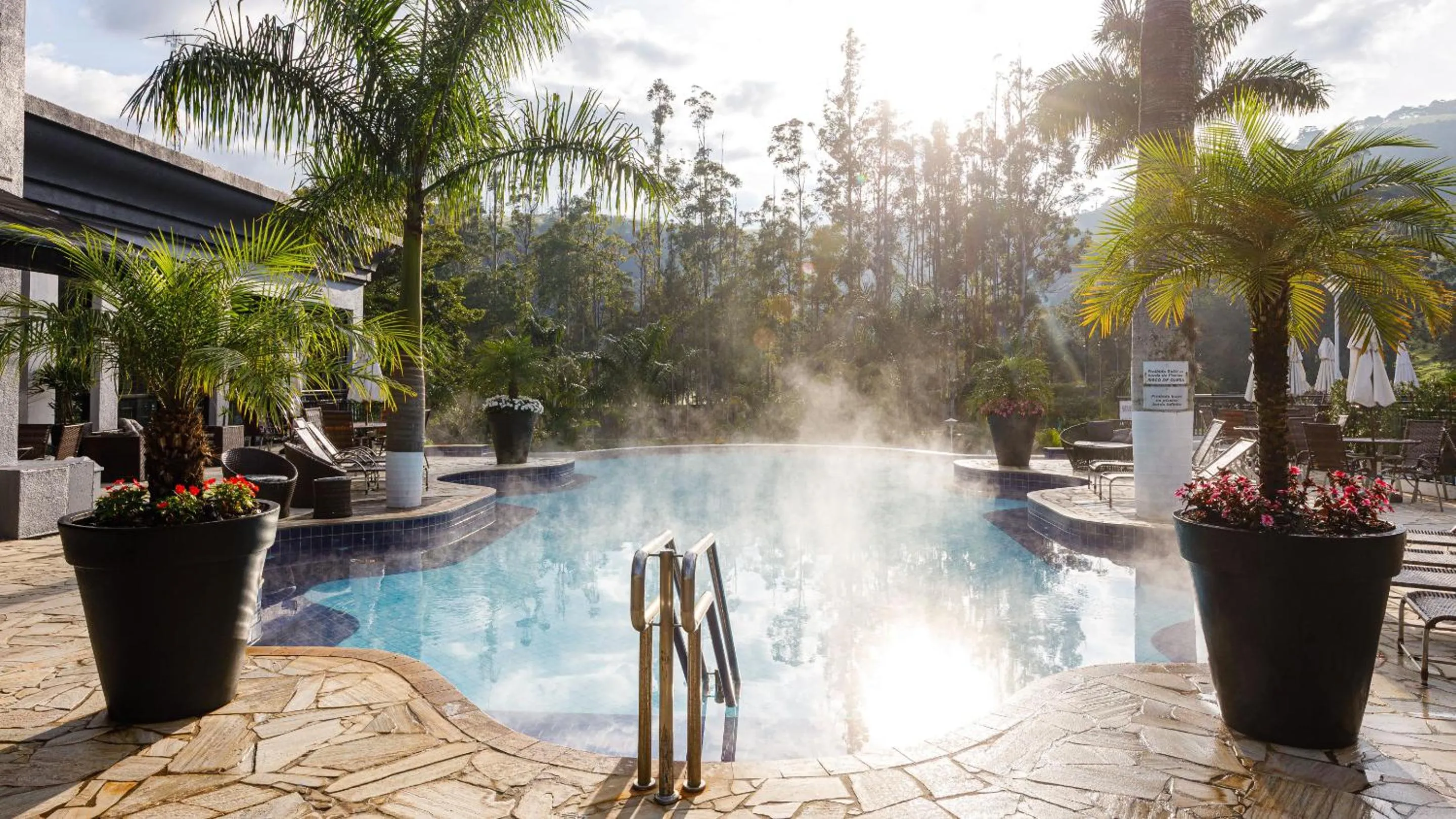 Swimming pool in Vale Suíço Resort