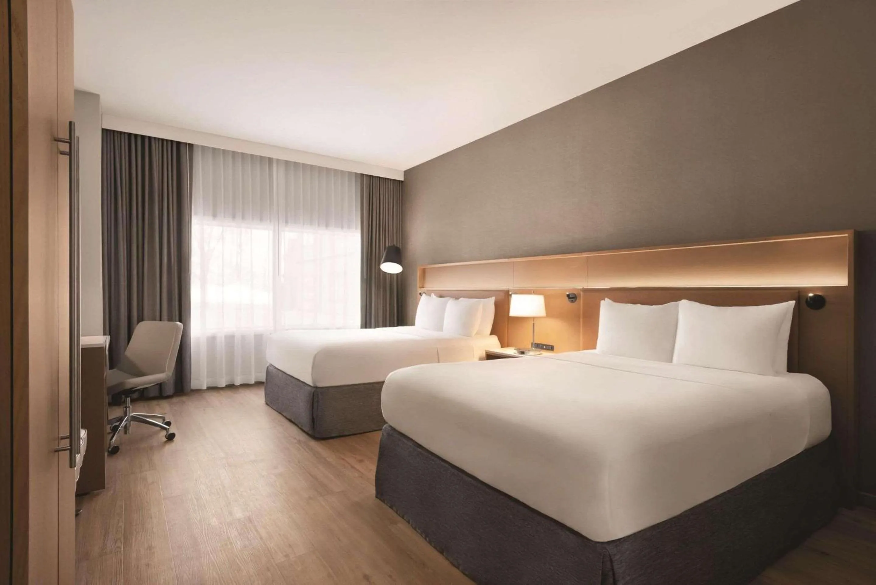 Bedroom, Bed in Oneida Casino Hotel