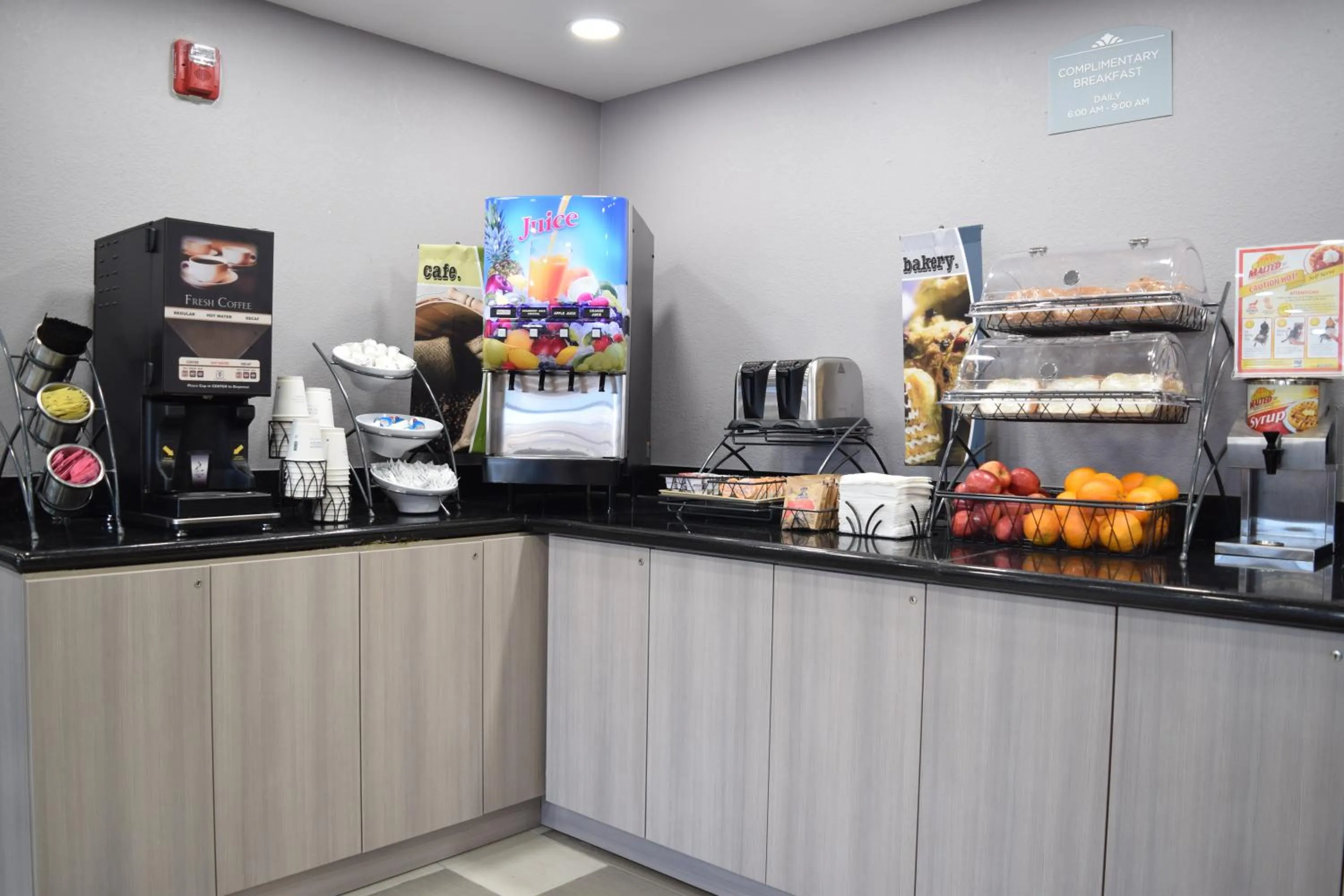 Continental breakfast in Microtel Inn & Suites by Wyndham Raleigh