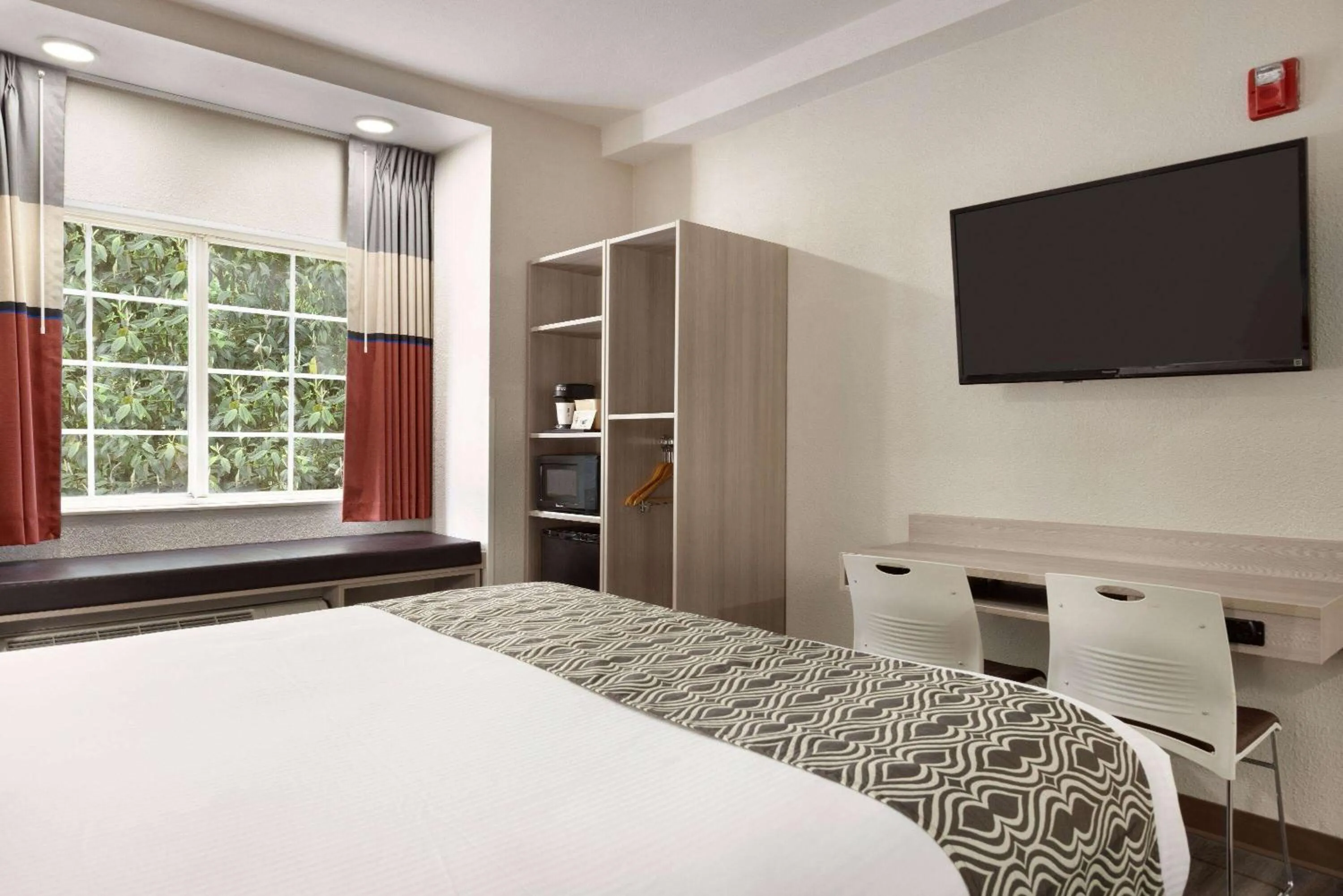 Photo of the whole room, Bed in Microtel Inn & Suites by Wyndham Raleigh