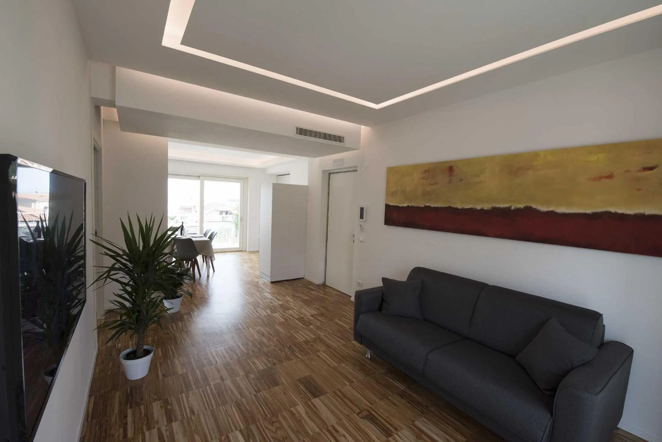 TV and multimedia in apARTments Sperlonga