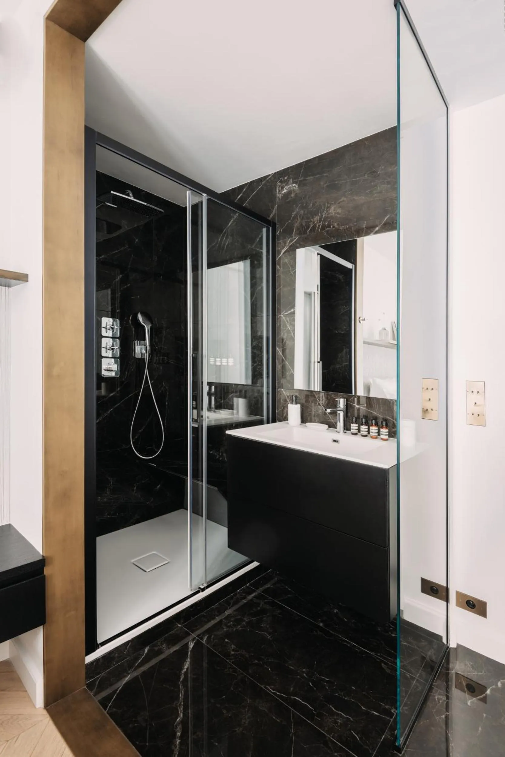 Bathroom in HIGHSTAY - Luxury Serviced Apartments - Place Vendôme