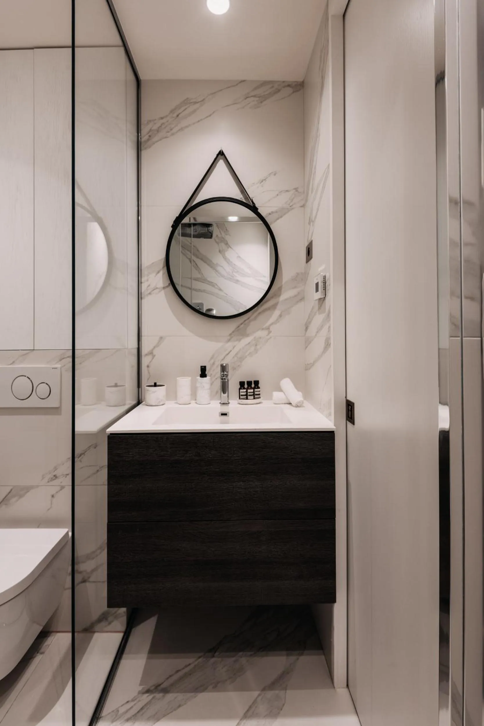 Bathroom in HIGHSTAY - Luxury Serviced Apartments - Place Vendôme