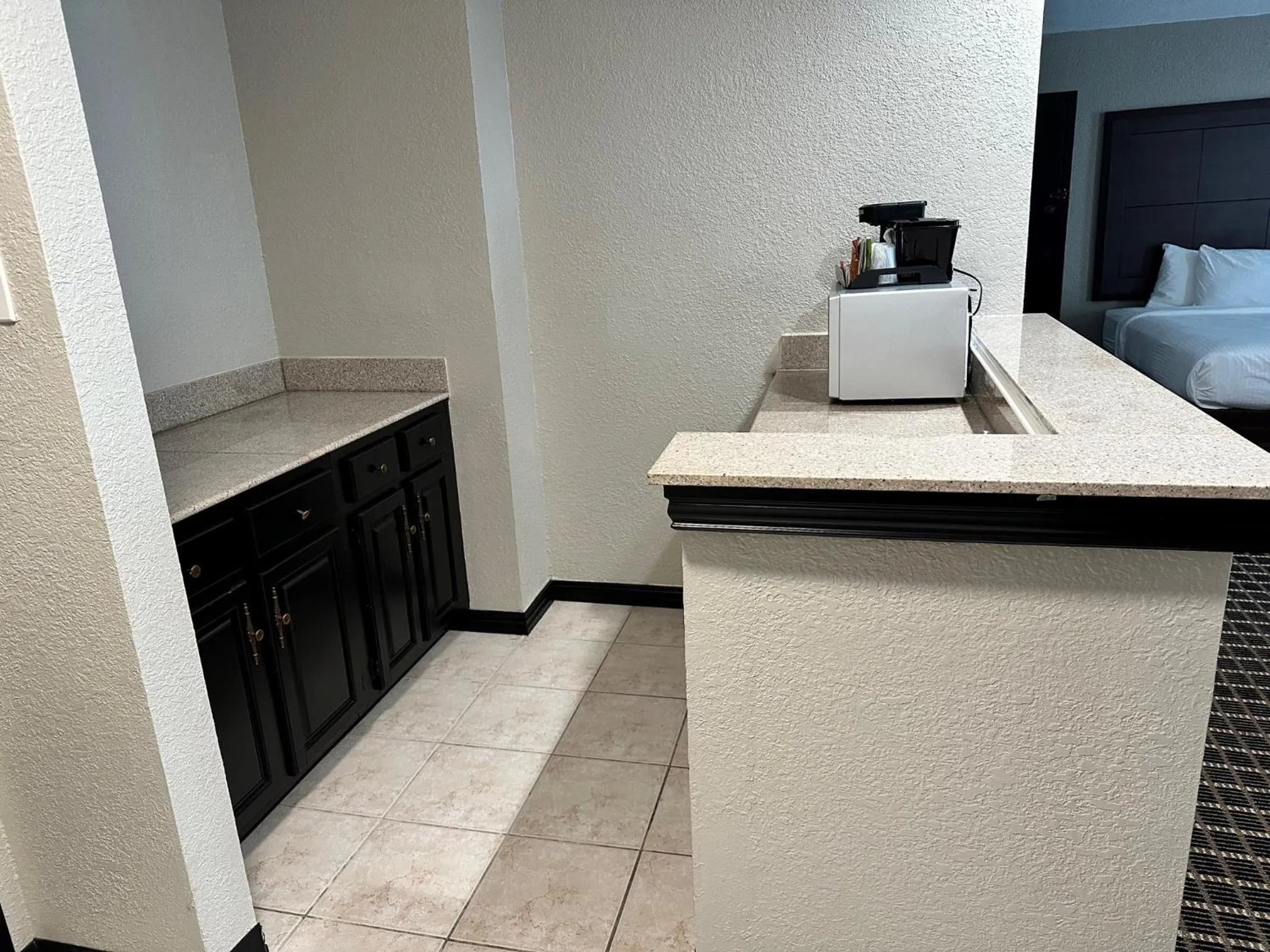 Lounge or bar in Alexis Hotel & Banquets Dallas Park Central Galleria