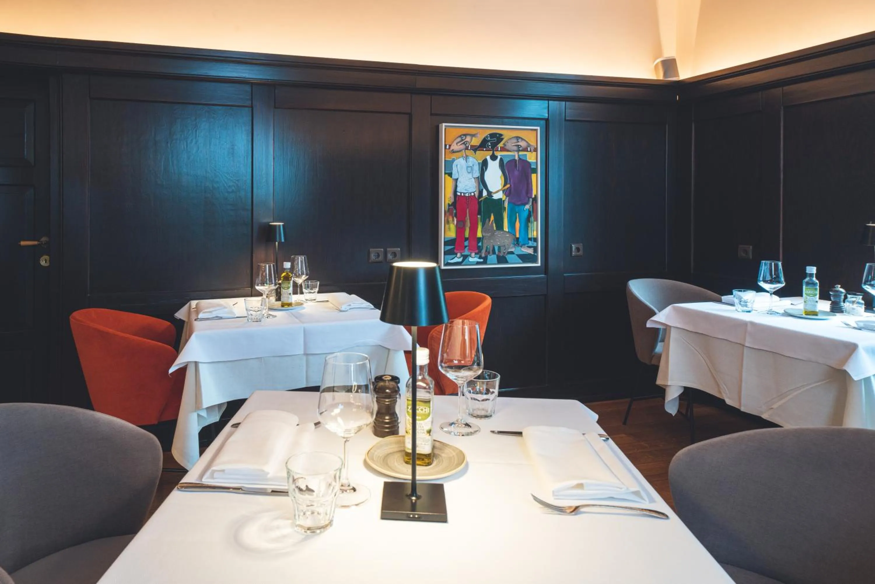 Restaurant/places to eat in Landart Hotel