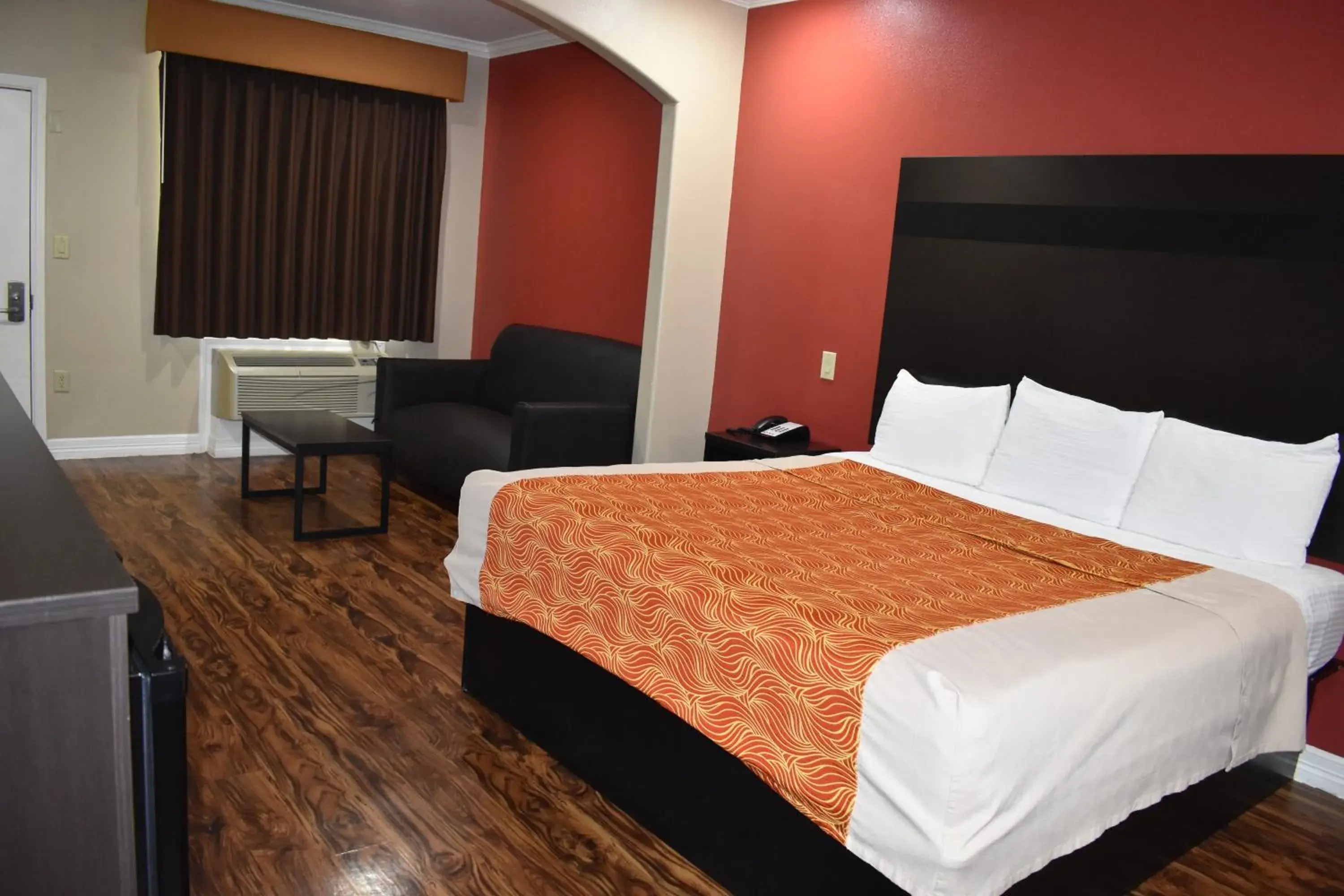 King Room in Platinum Inn Katy King Room in Platinum Inn Katy