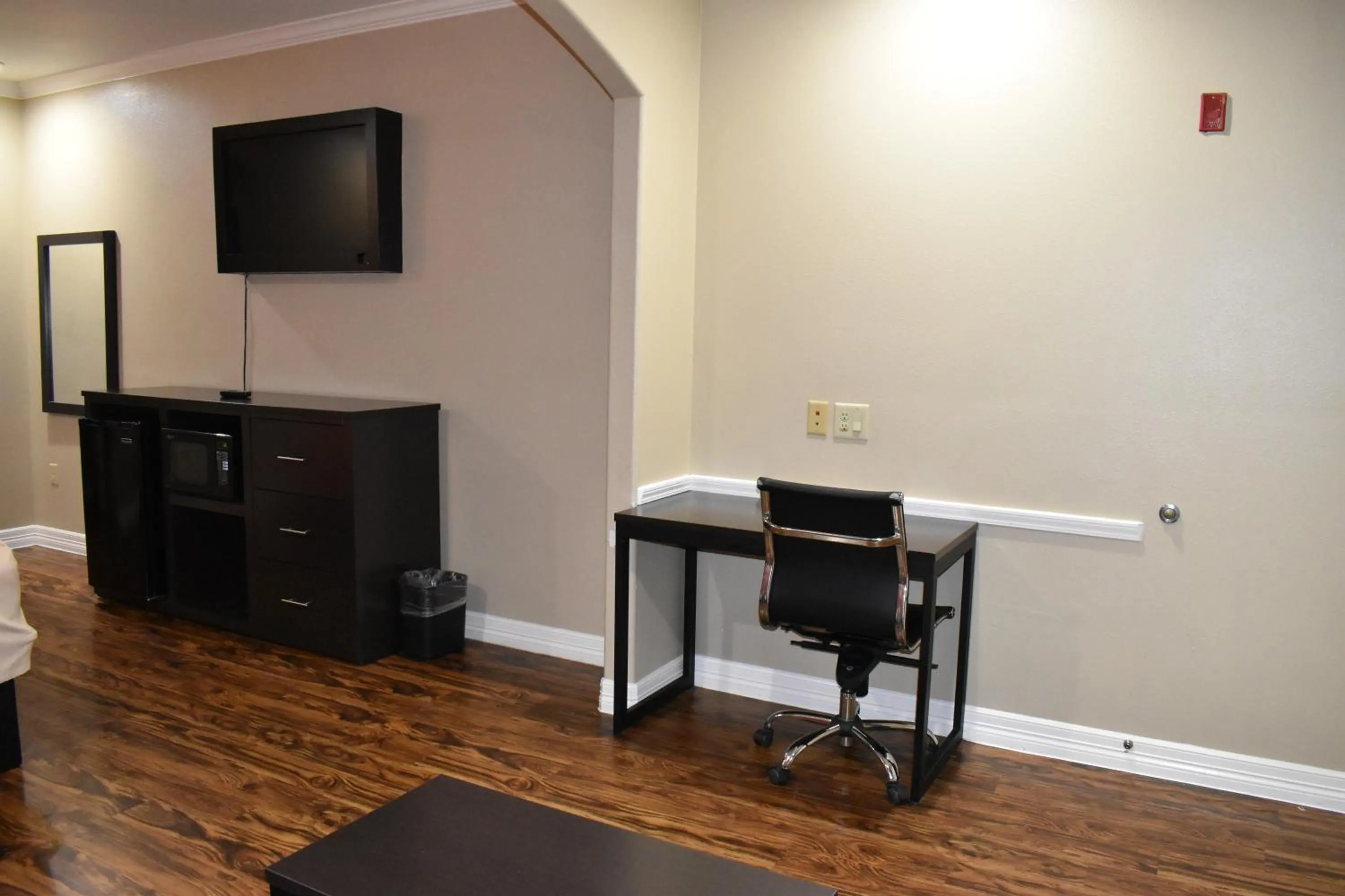 room service in Platinum Inn Katy