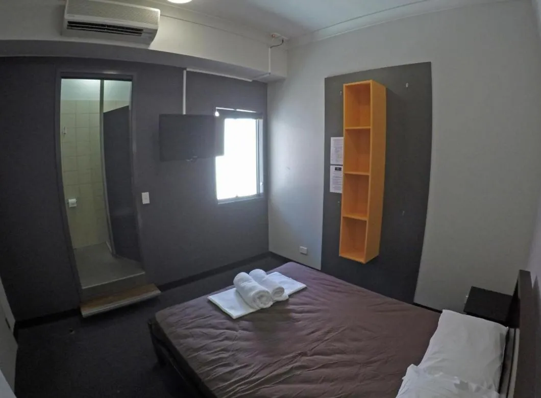 Bed in Global Backpackers Port Douglas