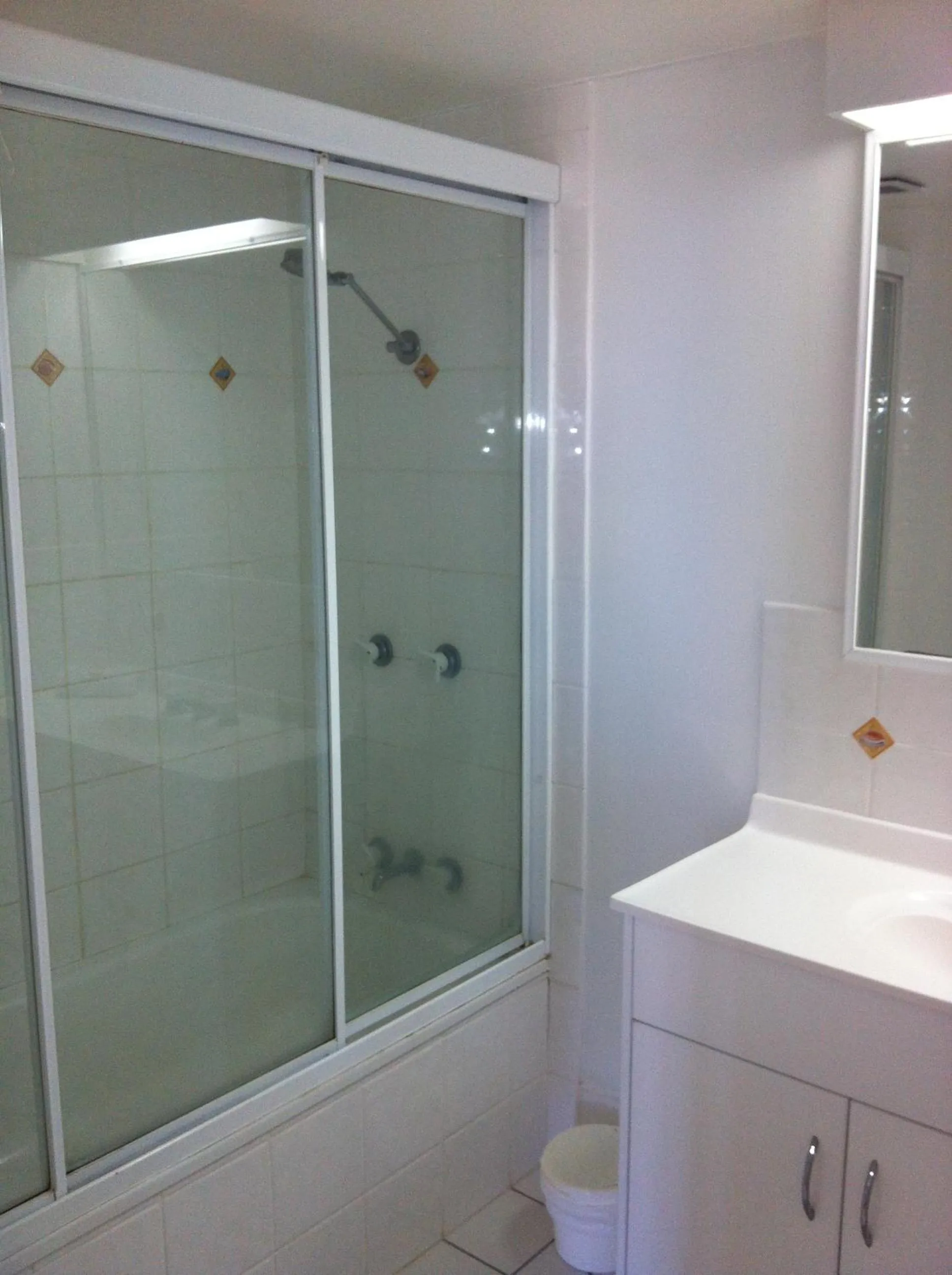 Bathroom in Carool Holiday Apartments