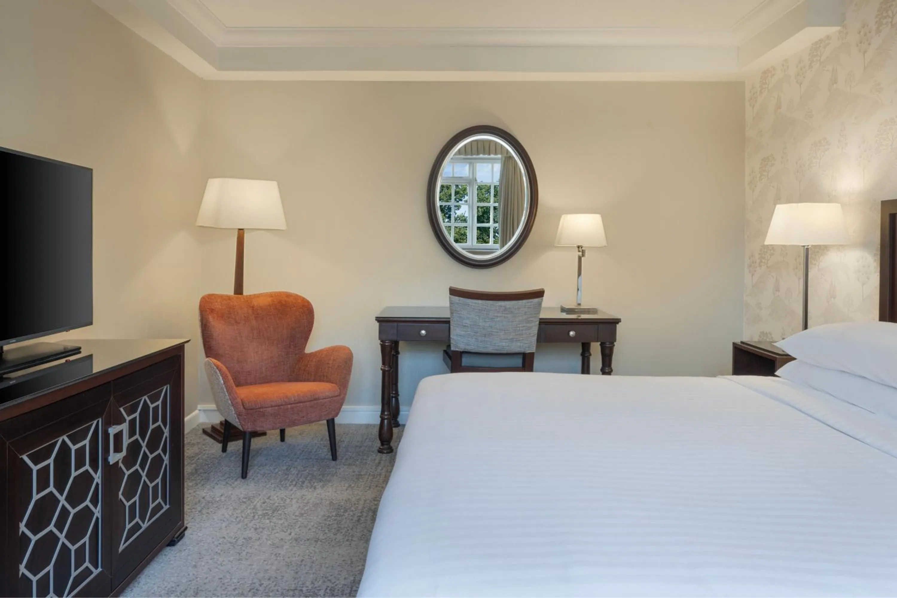 Bedroom, Bed in Delta Hotels by Marriott St Pierre Country Club