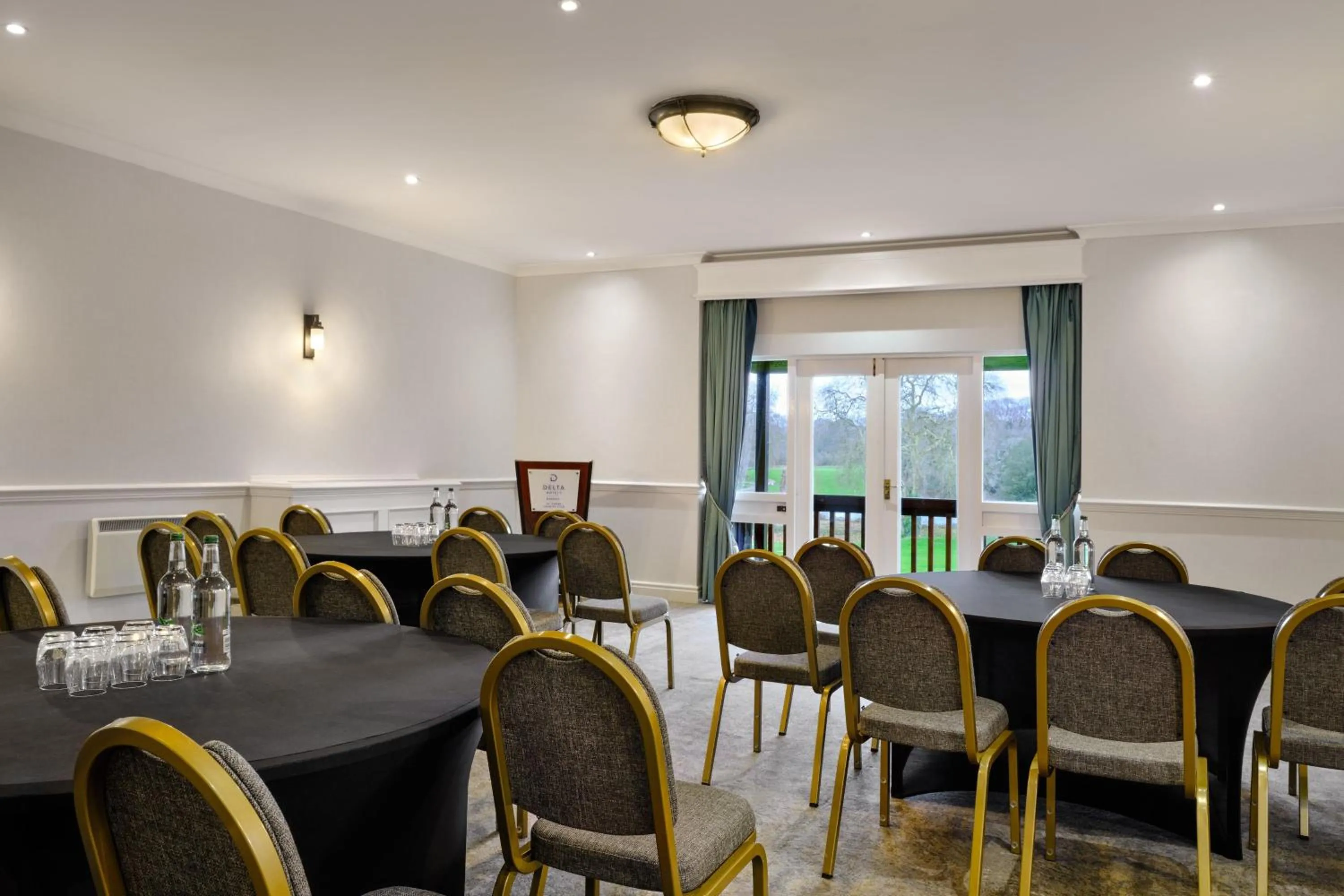 Meeting/conference room in Delta Hotels by Marriott St Pierre Country Club