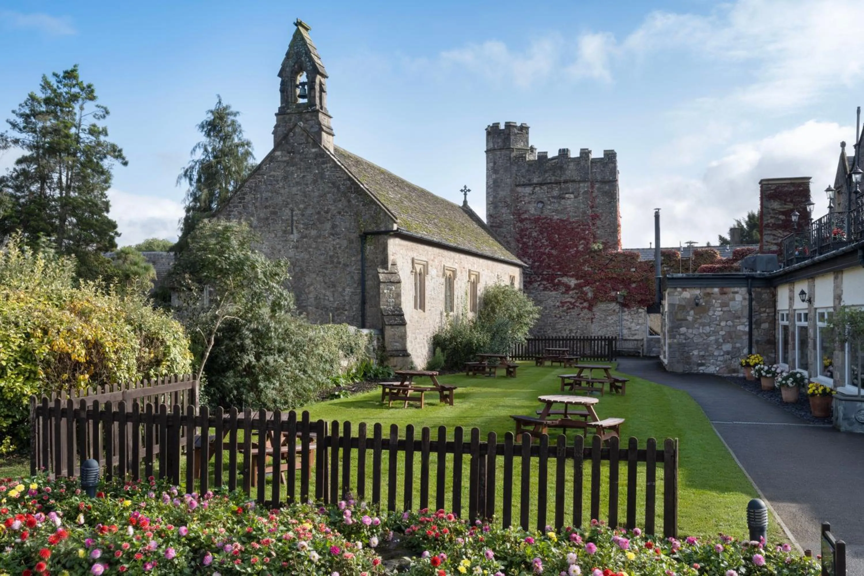 Lounge or bar in Delta Hotels by Marriott St Pierre Country Club