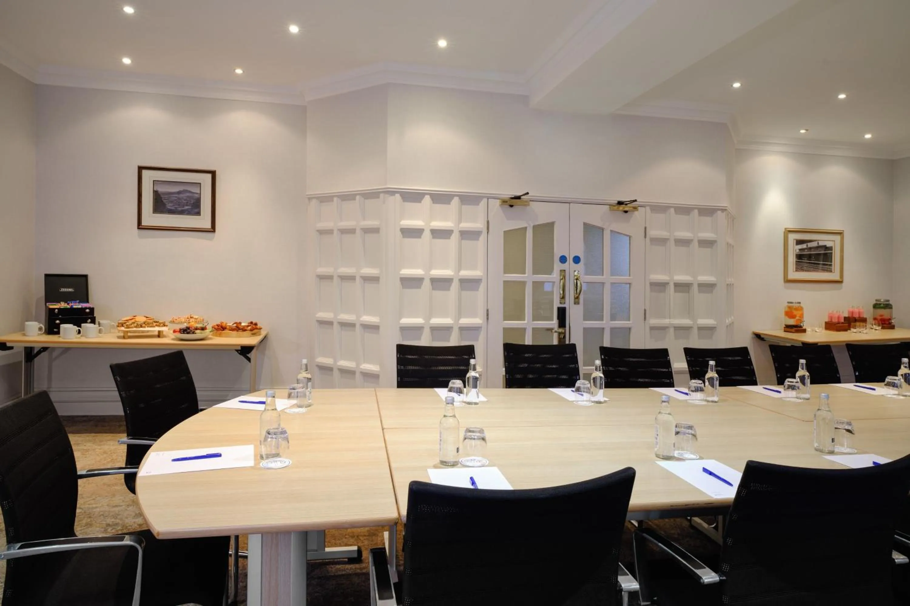 Meeting/conference room in Delta Hotels by Marriott St Pierre Country Club