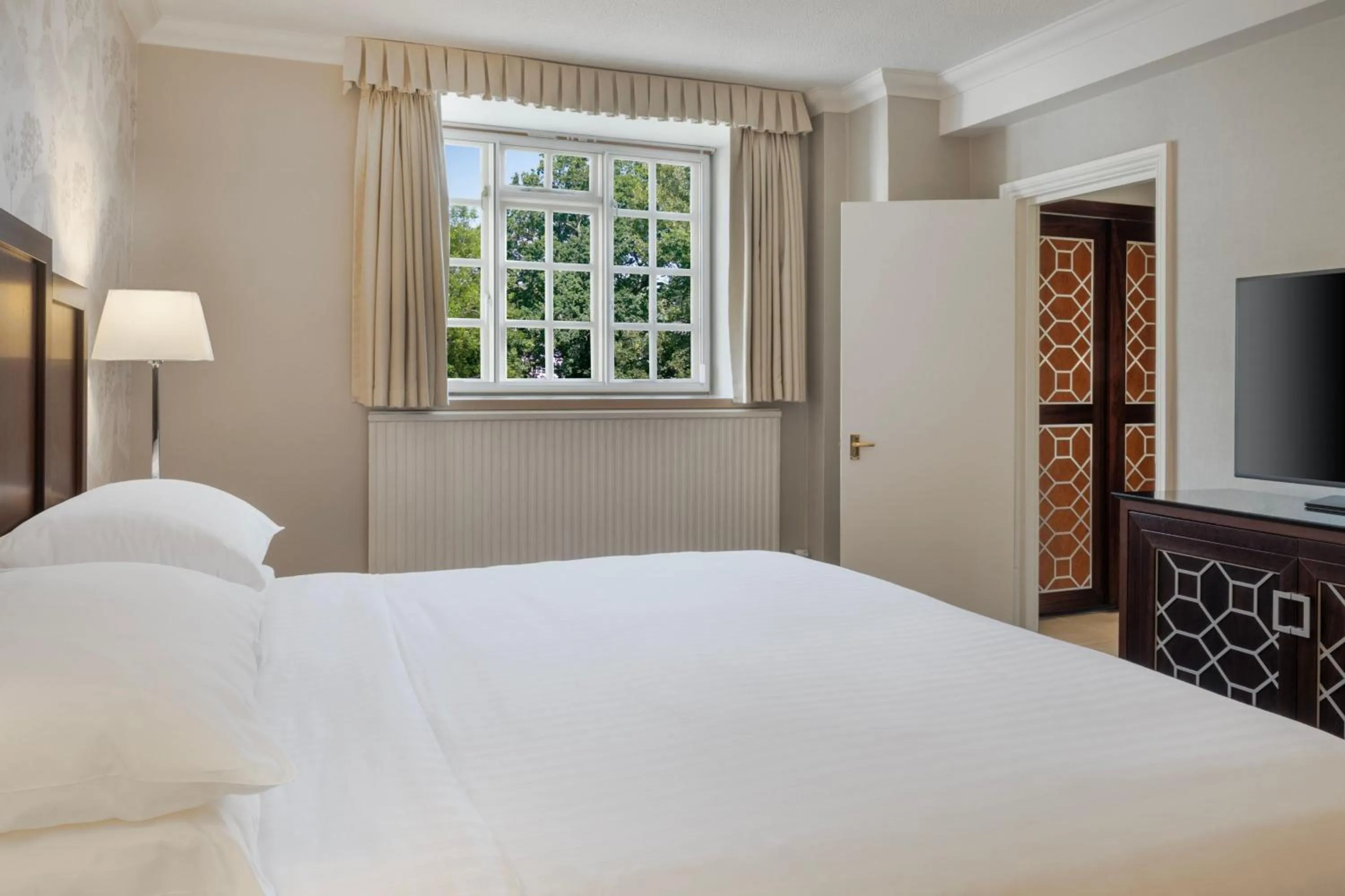 Bedroom, Bed in Delta Hotels by Marriott St Pierre Country Club