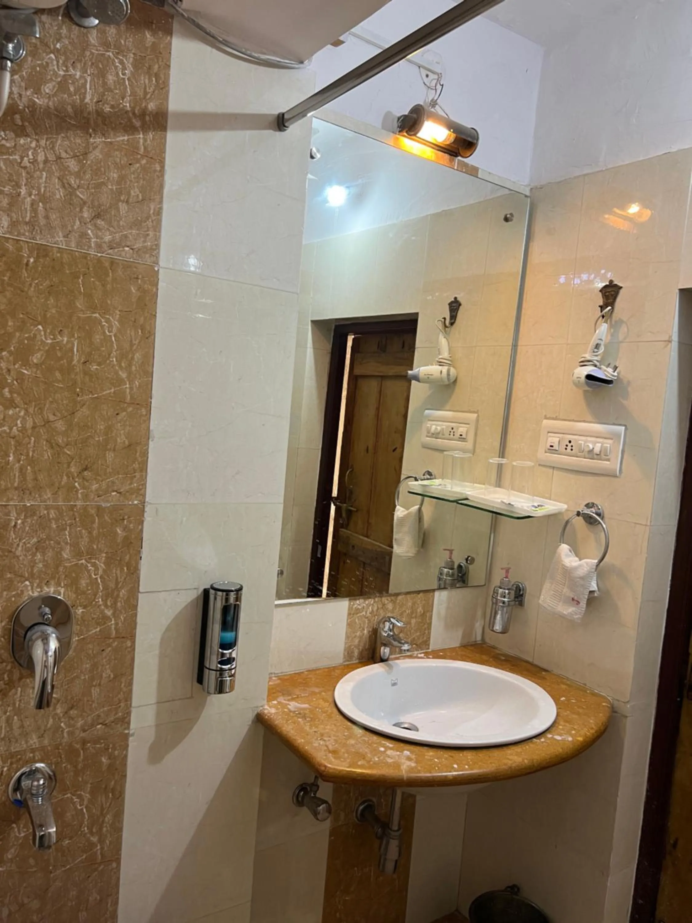 Bathroom in Juna Mahal Boutique Home Stay