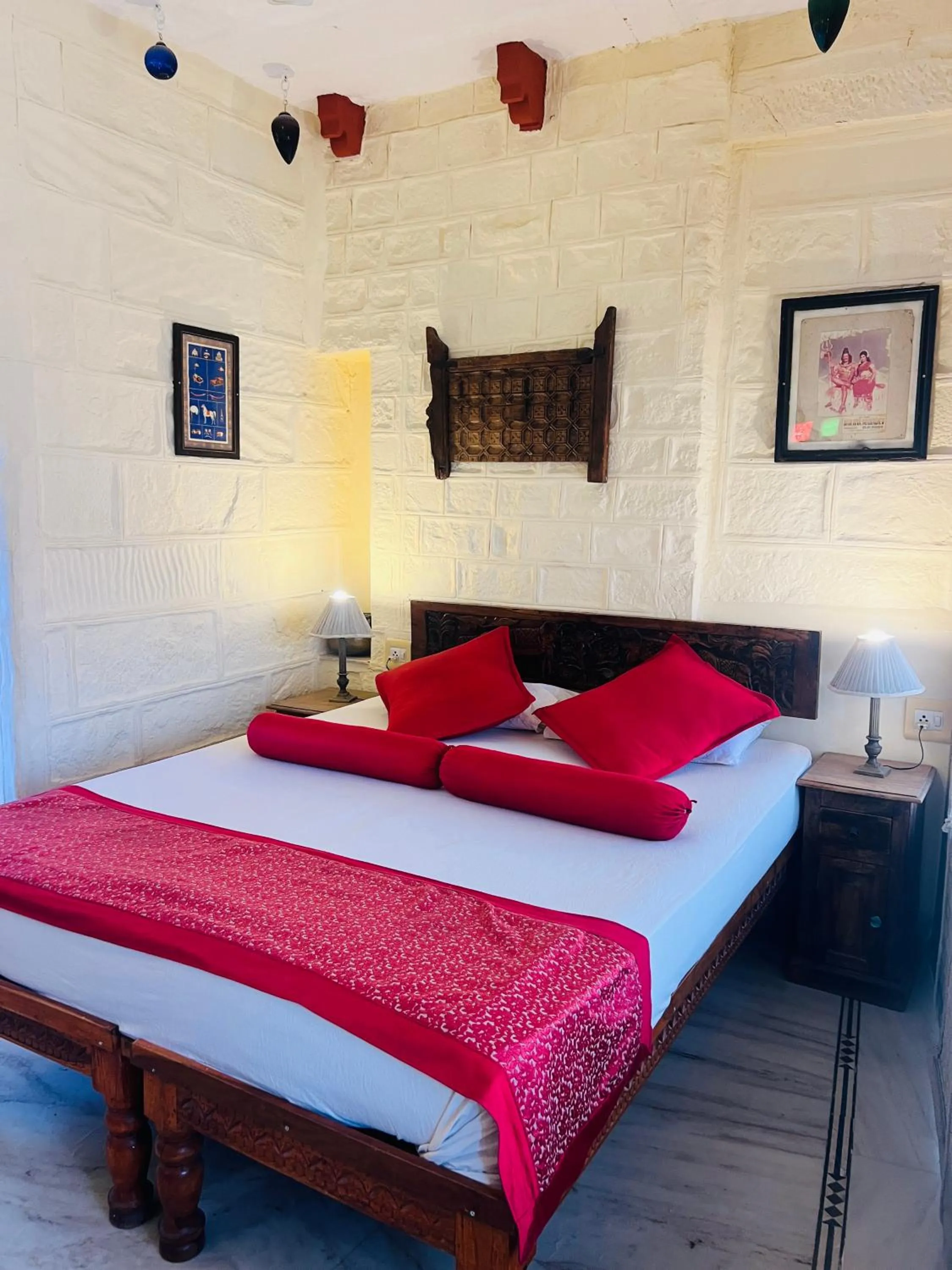 Photo of the whole room, Bed in Juna Mahal Boutique Home Stay