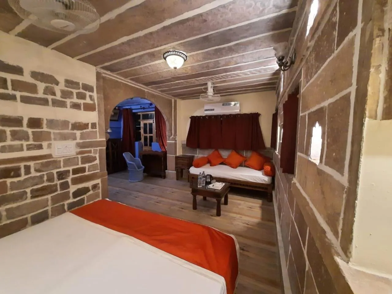 Living room, Bed in Juna Mahal Boutique Home Stay