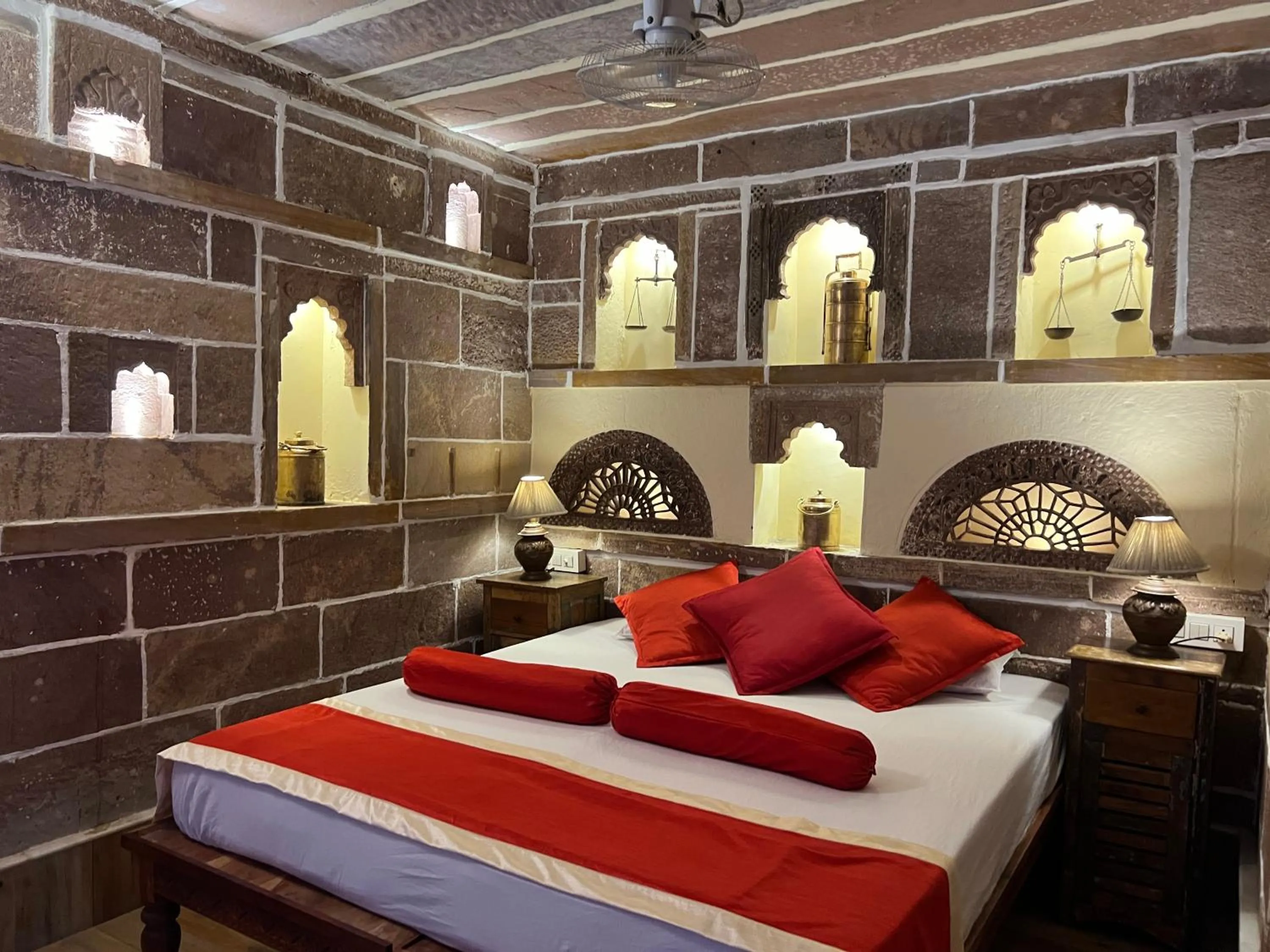 Bed in Juna Mahal Boutique Home Stay