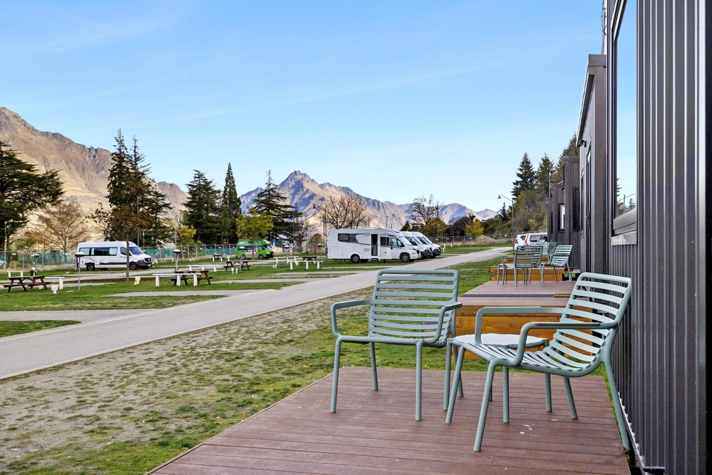 Seating area in Hampshire Holiday Parks - Queenstown Lakeview