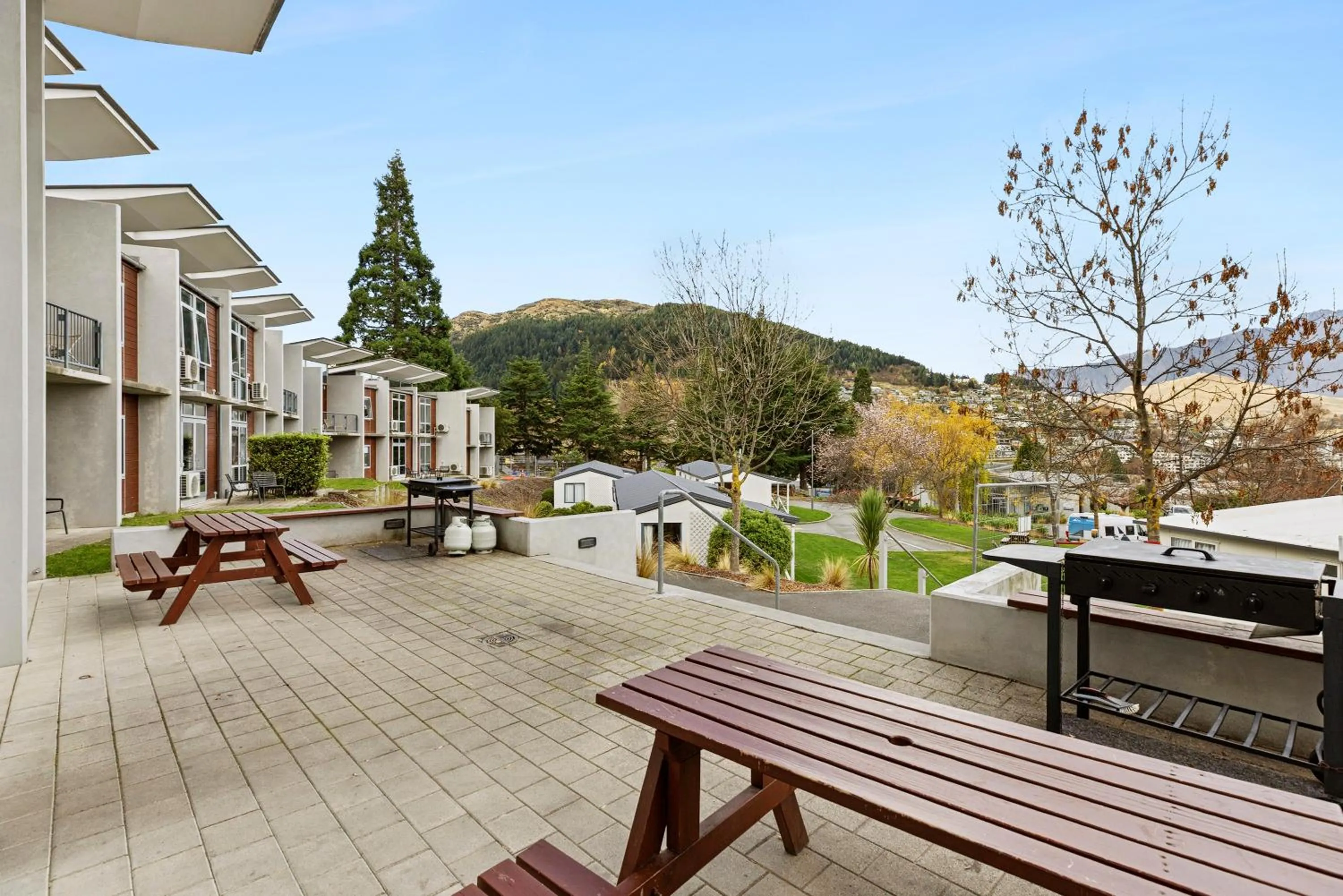 BBQ facilities in Hampshire Holiday Parks - Queenstown Lakeview