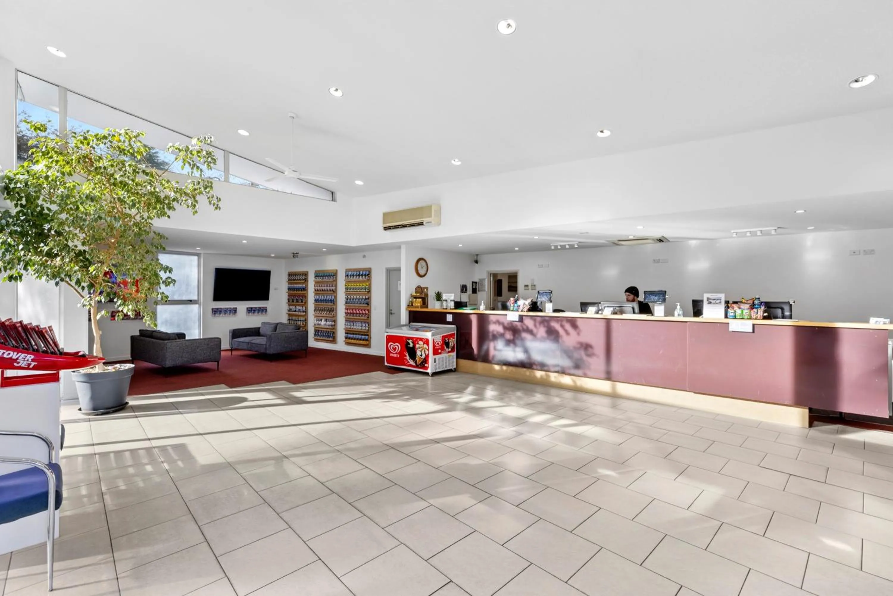 Lobby or reception in Hampshire Holiday Parks - Queenstown Lakeview