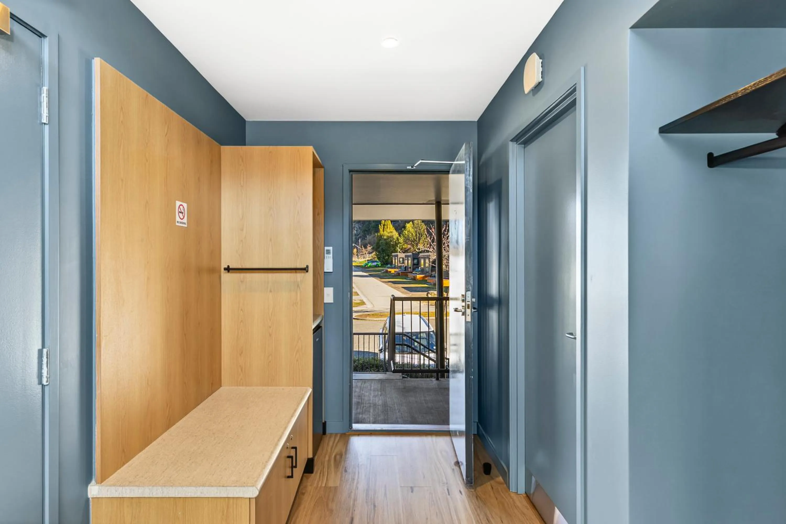 wardrobe in Hampshire Holiday Parks - Queenstown Lakeview