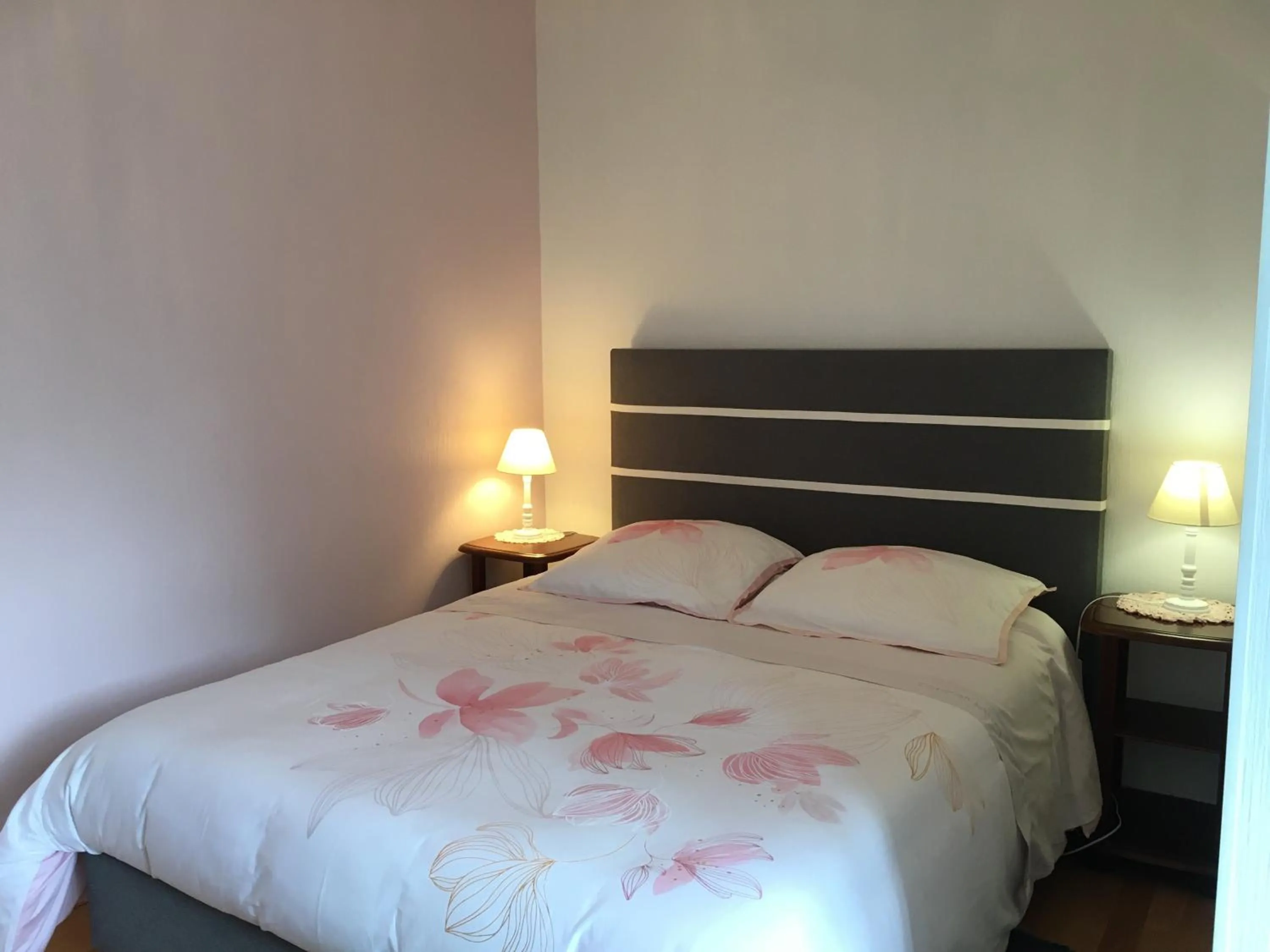 Photo of the whole room, Bed in Chambres d'hotes Chez Annie