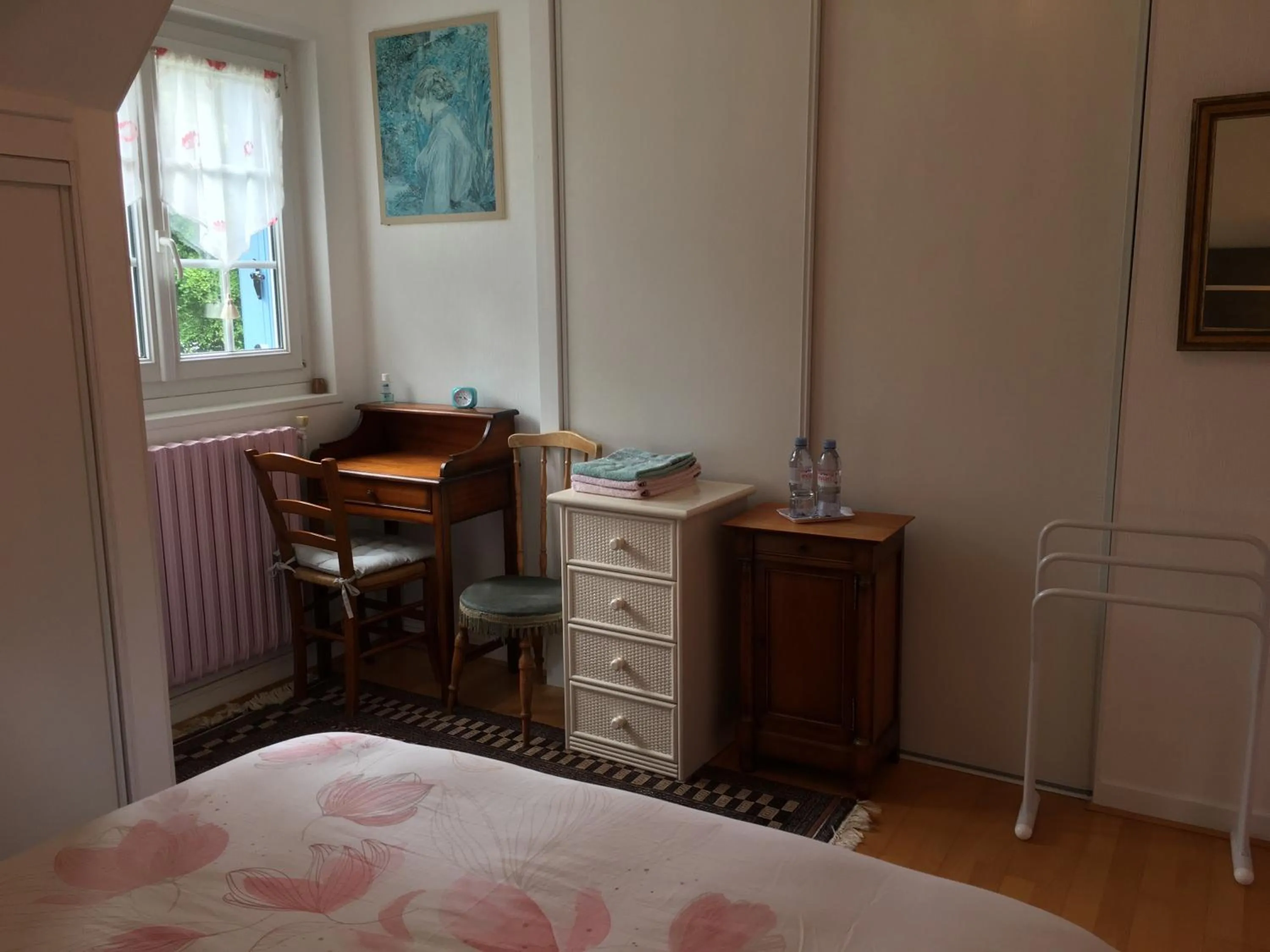 Photo of the whole room, Bed in Chambres d'hotes Chez Annie