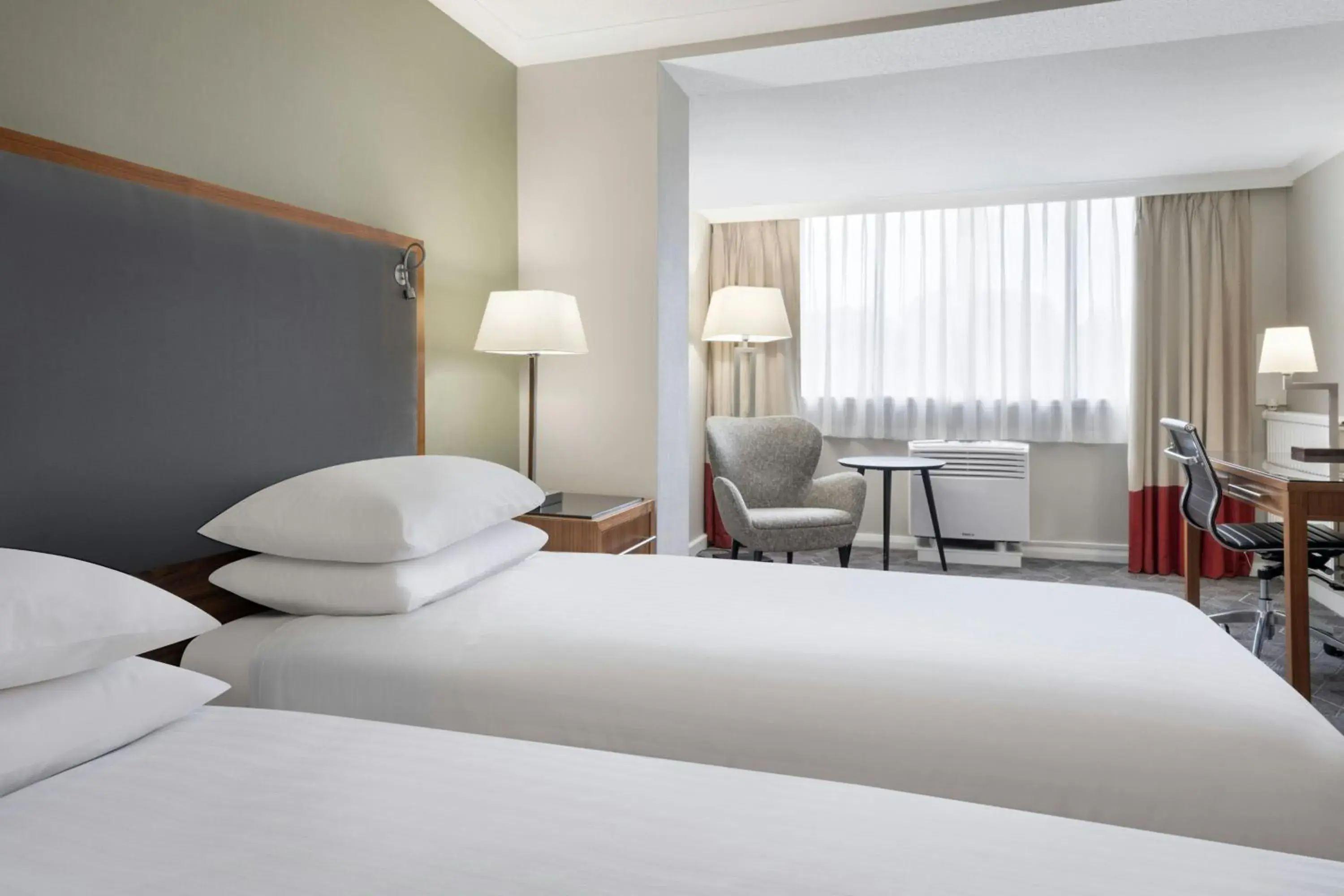 Deluxe Twin Room in Delta Hotels by Marriott Edinburgh Deluxe Twin Room in Delta Hotels by Marriott Edinburgh