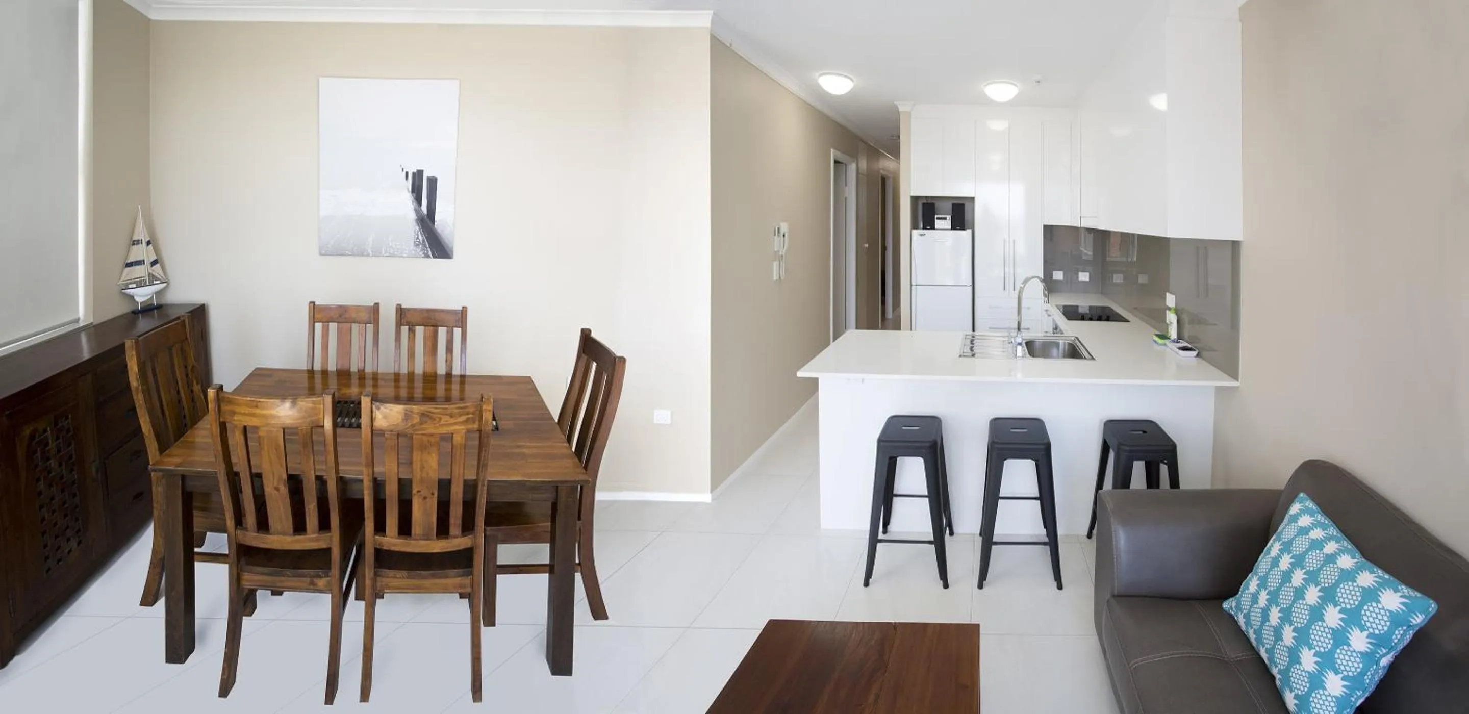 Living room in View Pacific Apartments