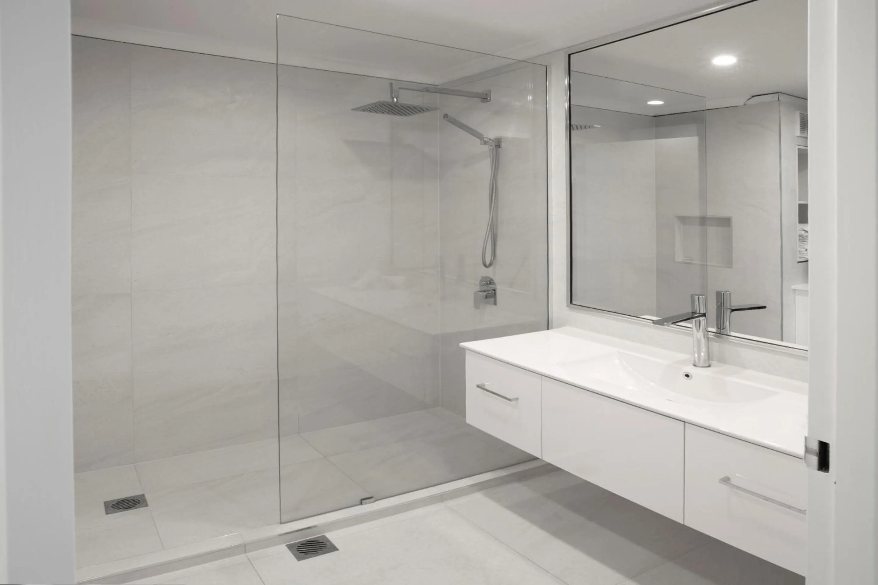 Bathroom in View Pacific Apartments