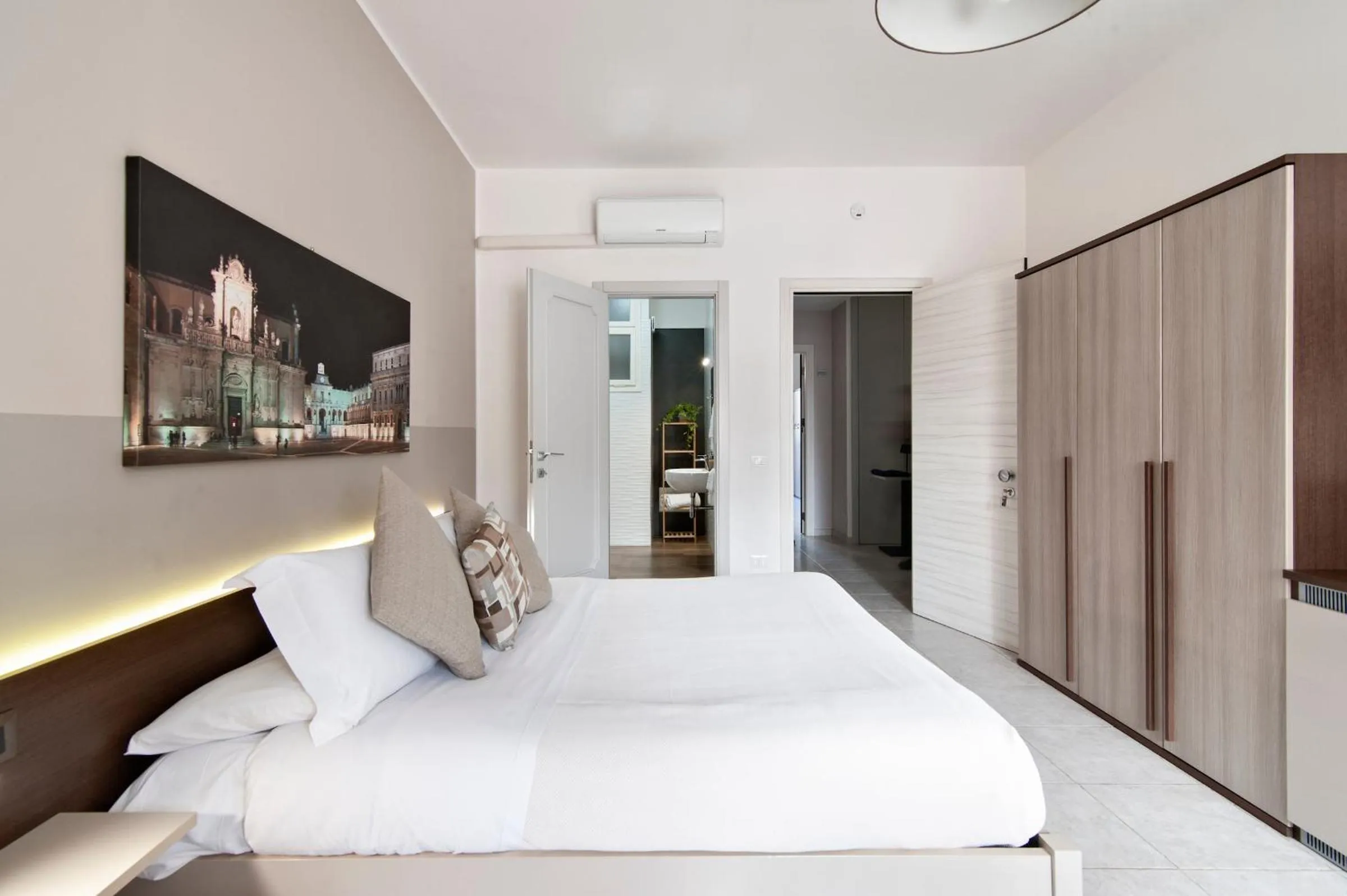 Photo of the whole room, Bed in B&B Kalurya - Lecce Selection