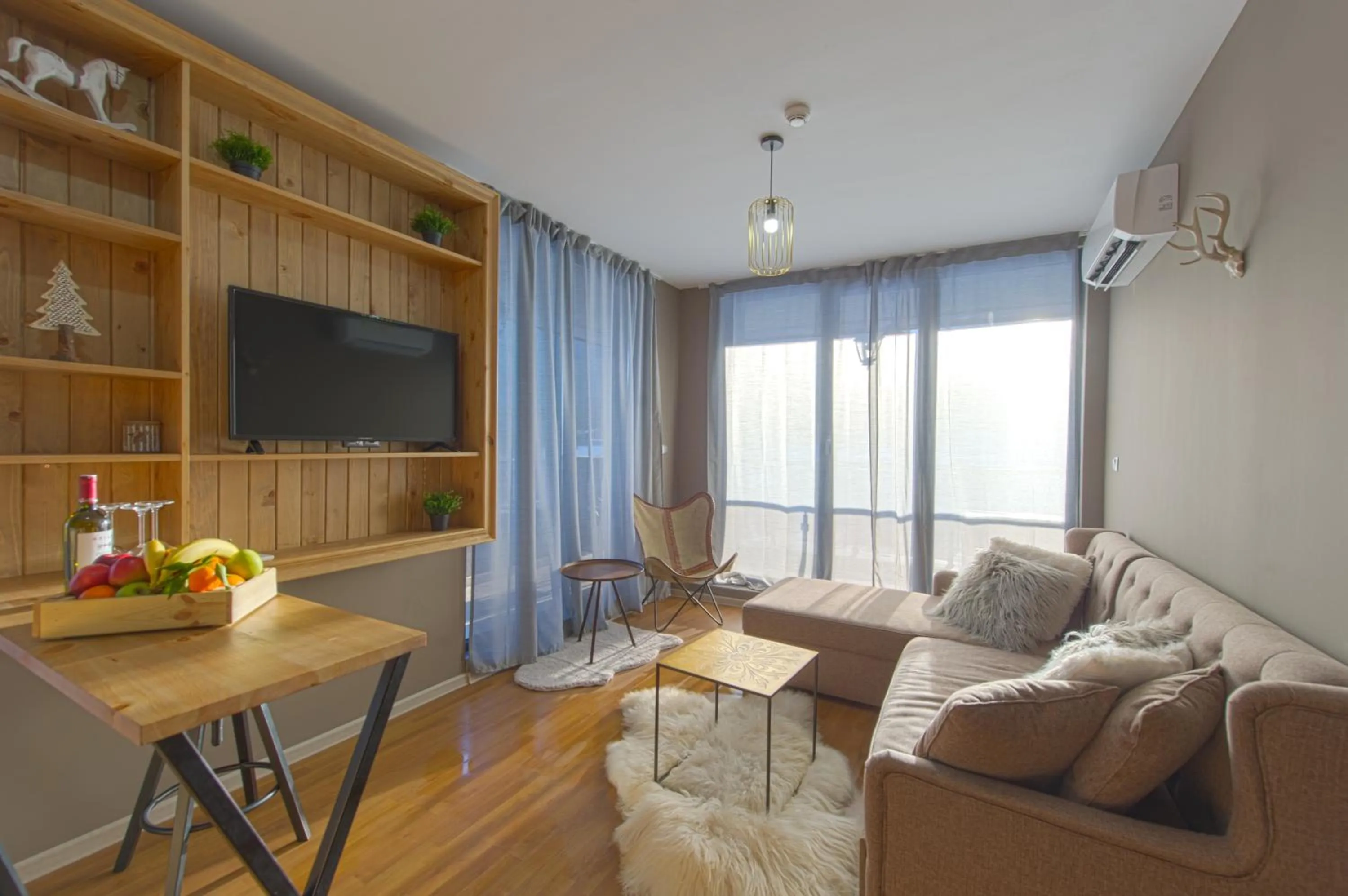 TV and multimedia in Cornelia Deluxe Residence