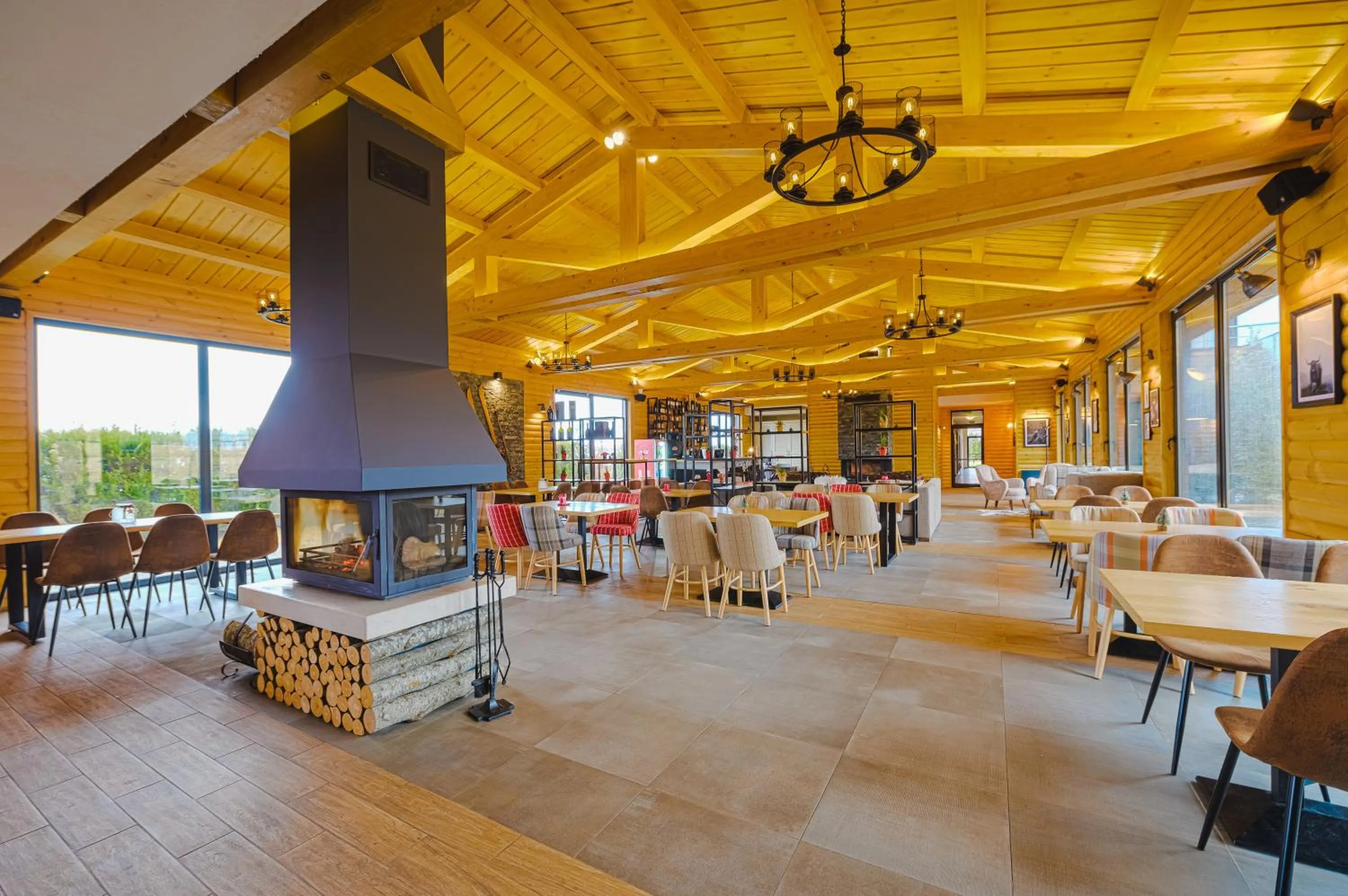 Restaurant/places to eat in Cornelia Deluxe Residence